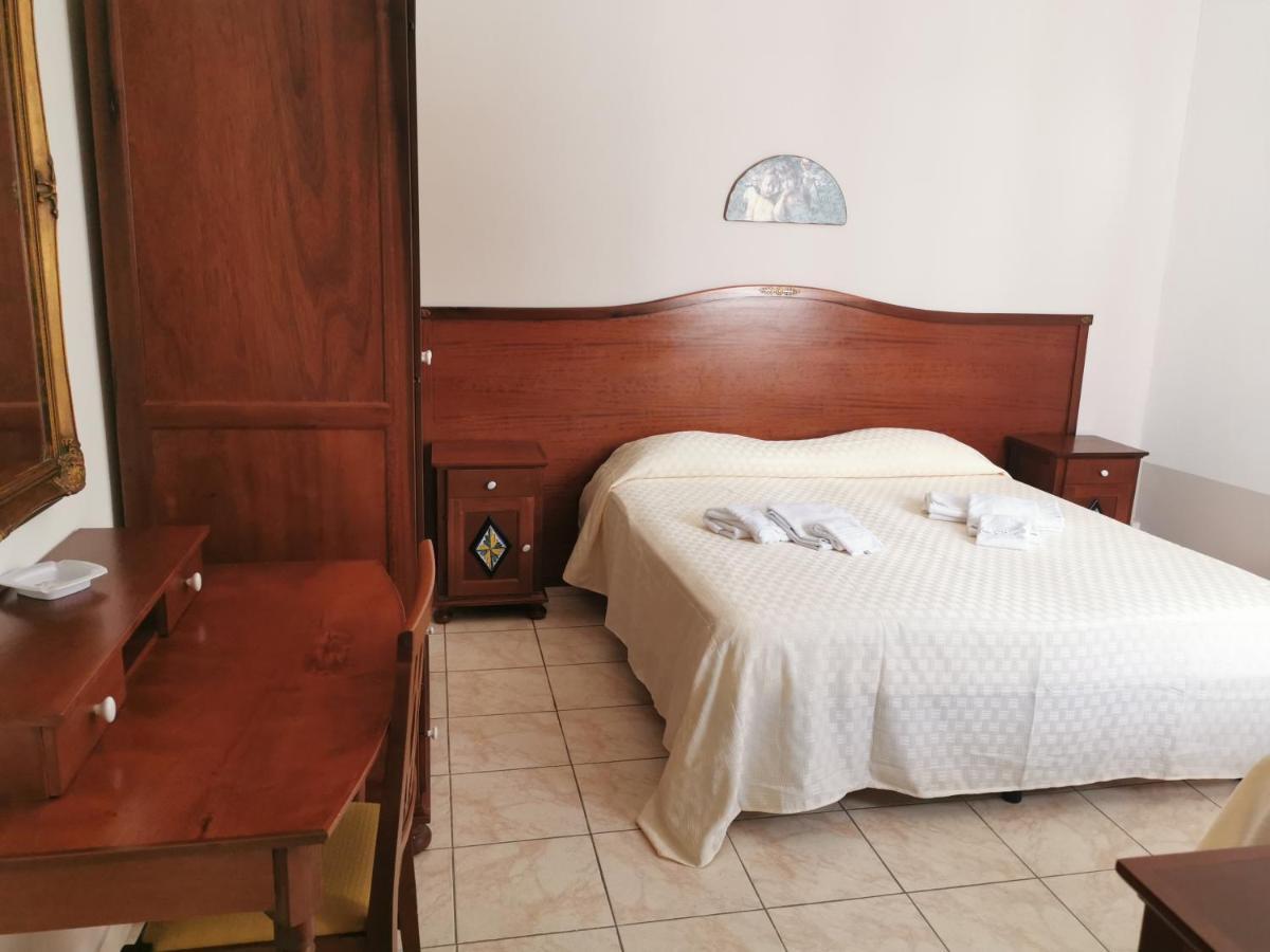 Dreibettzimmer mit eigenem Bad