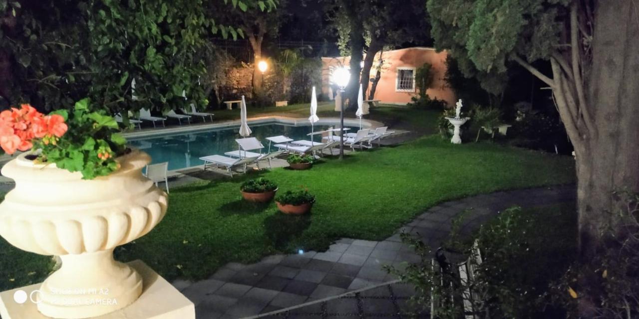 Camera Familiare con Vista Giardino