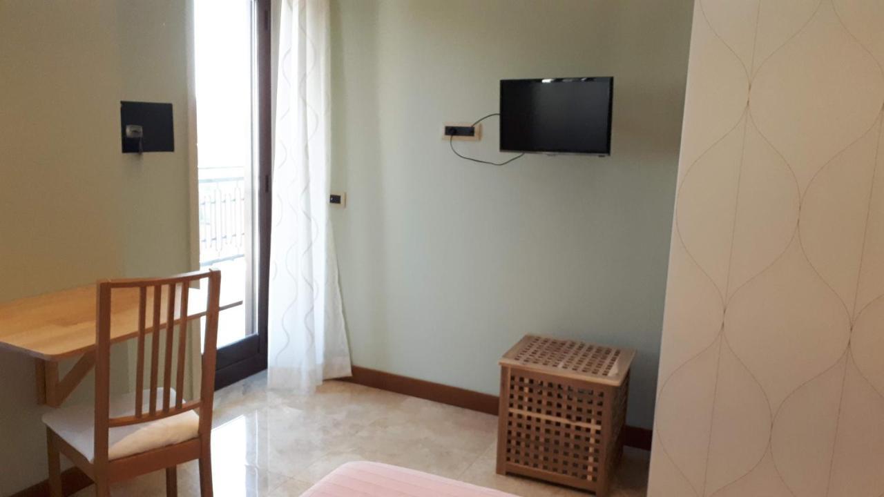 Camera Matrimoniale/Doppia con Letti Singoli con Terrazza