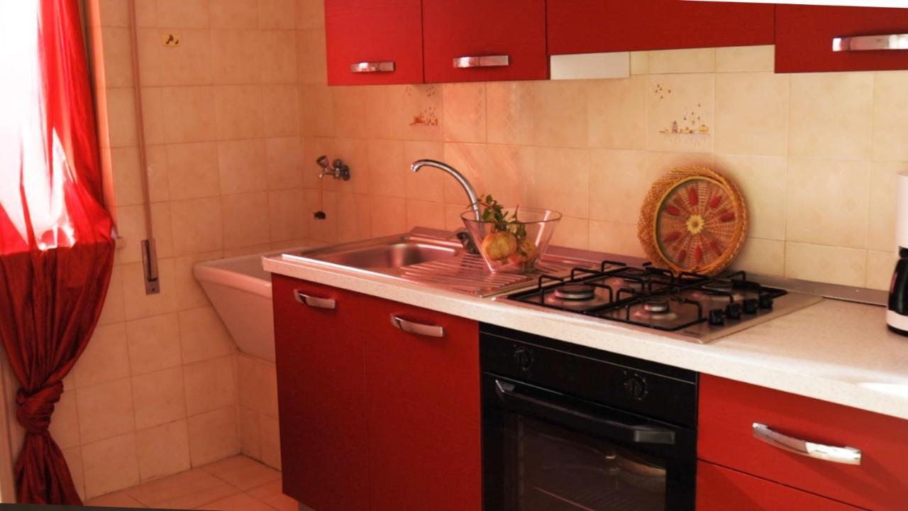 Appartamento con 2 Camere da Letto - Piano Terra