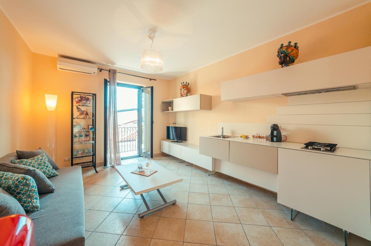 Apartamento de 2 dormitorios con balcón y vistas al mar