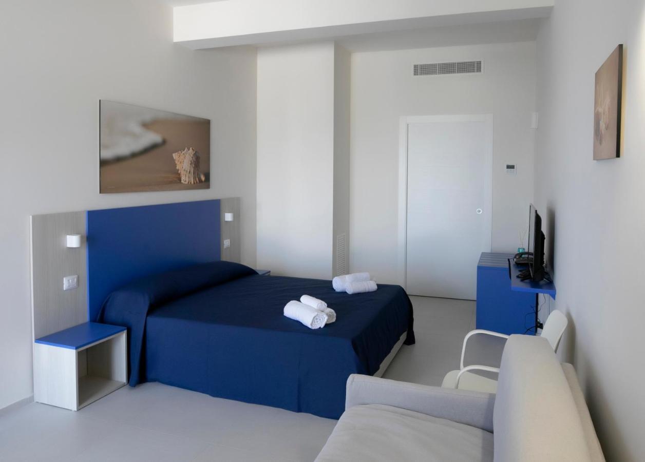 Deluxe Double Room with Sea View,1054036906:JPEG