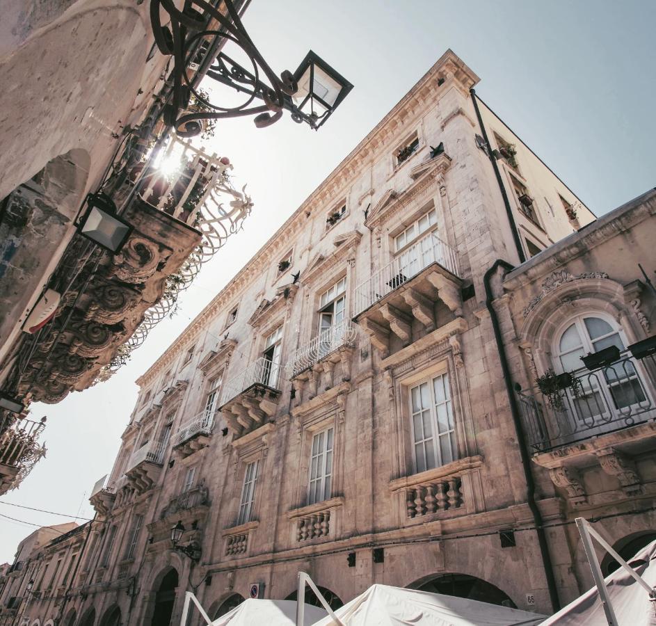 Deluxe Two-Bedroom Apartment,1188506011:JPEG