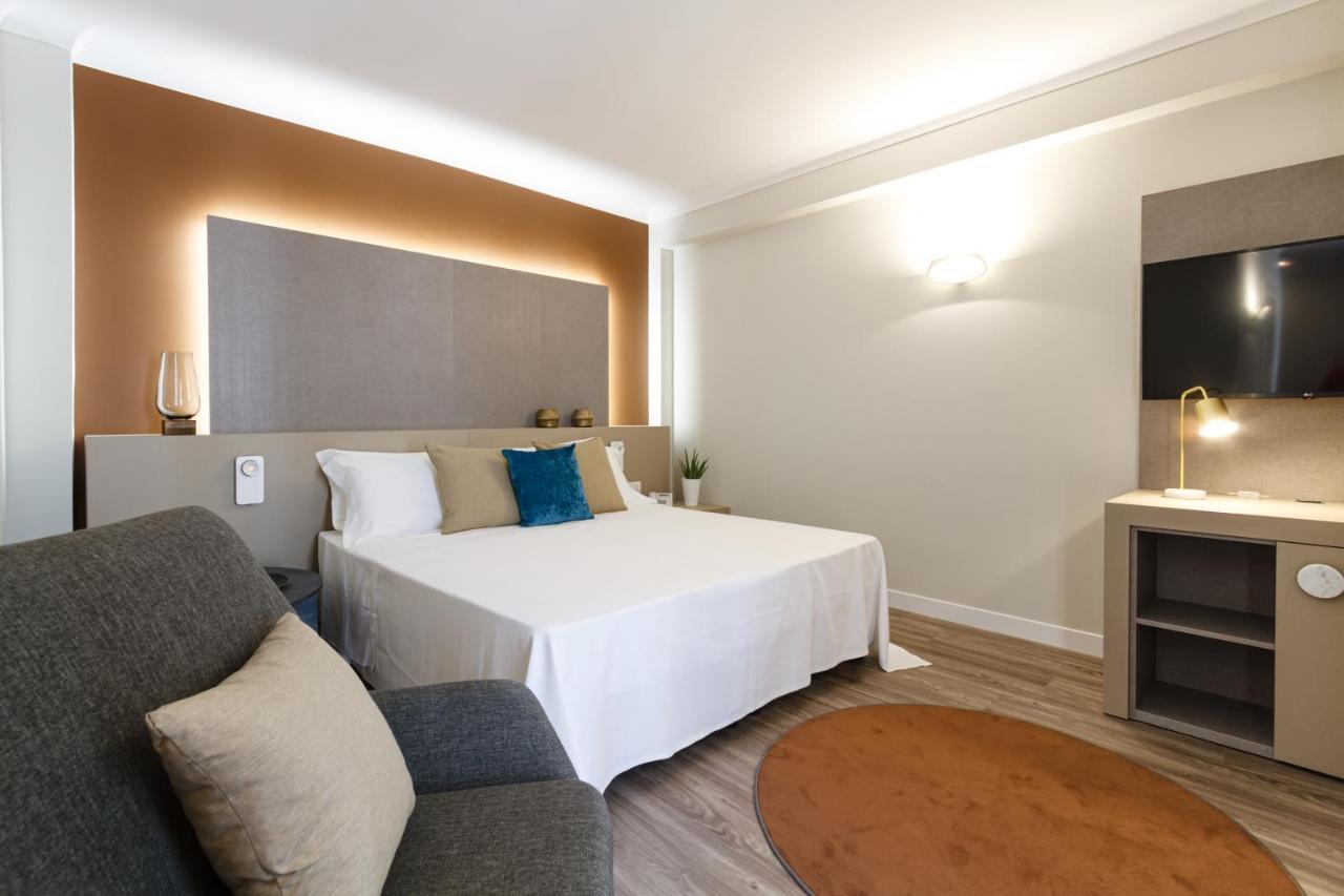 Deluxe Double or Twin Room Balcony,1017153556:JPEG