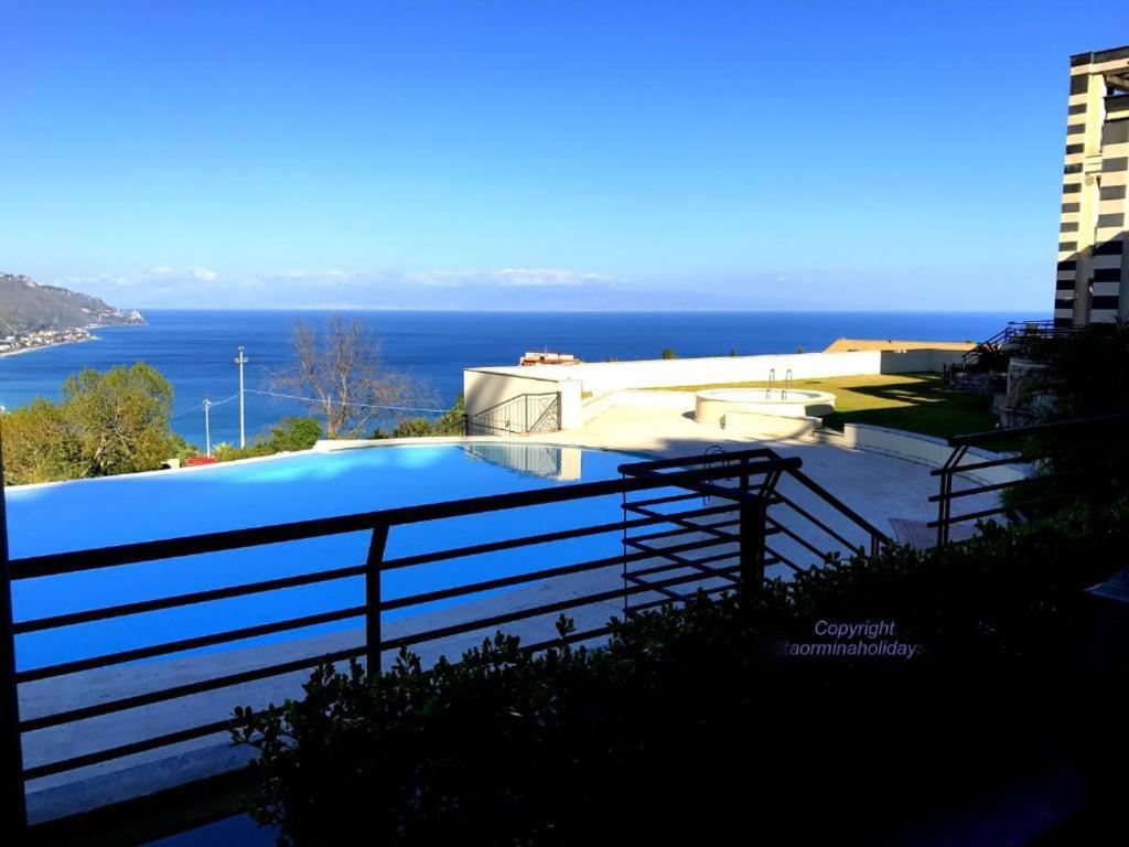 Three-Bedroom Apartment Terrace