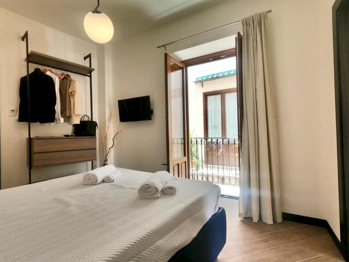 Apartment mit Balkon