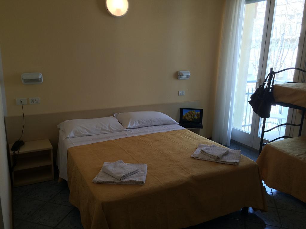 Twin Room with Balcony,400476294:JPEG