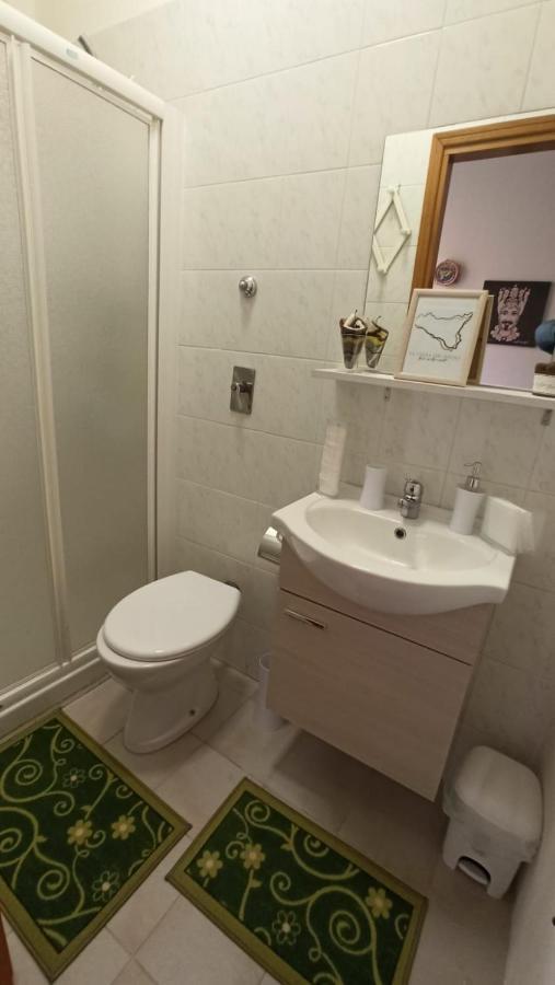 Camera Matrimoniale con Bagno Privato Esterno