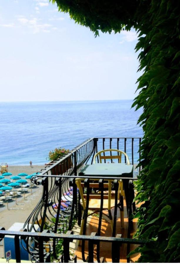 Camera Matrimoniale con Vista Mare