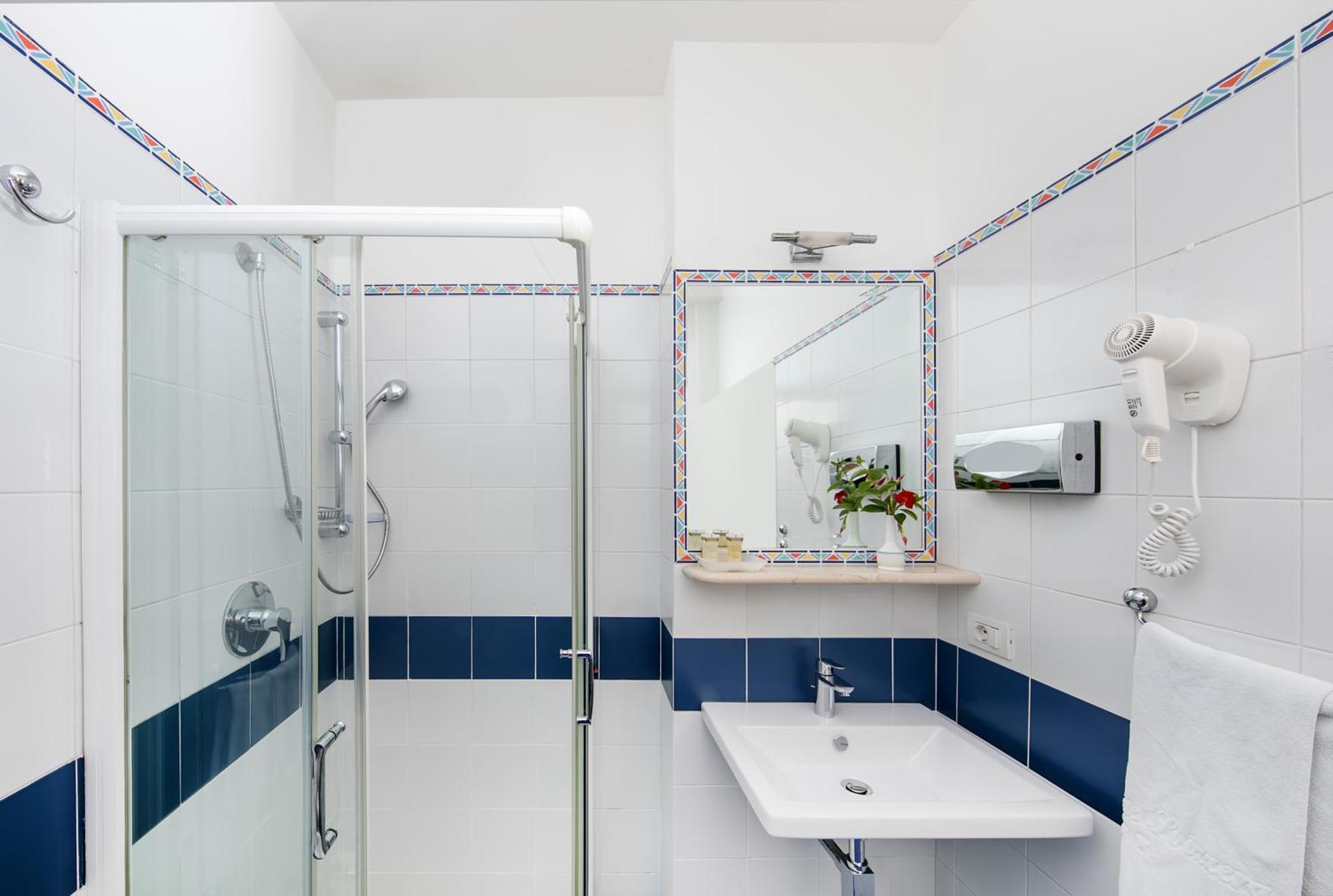 Double Room,1216132945:JPEG