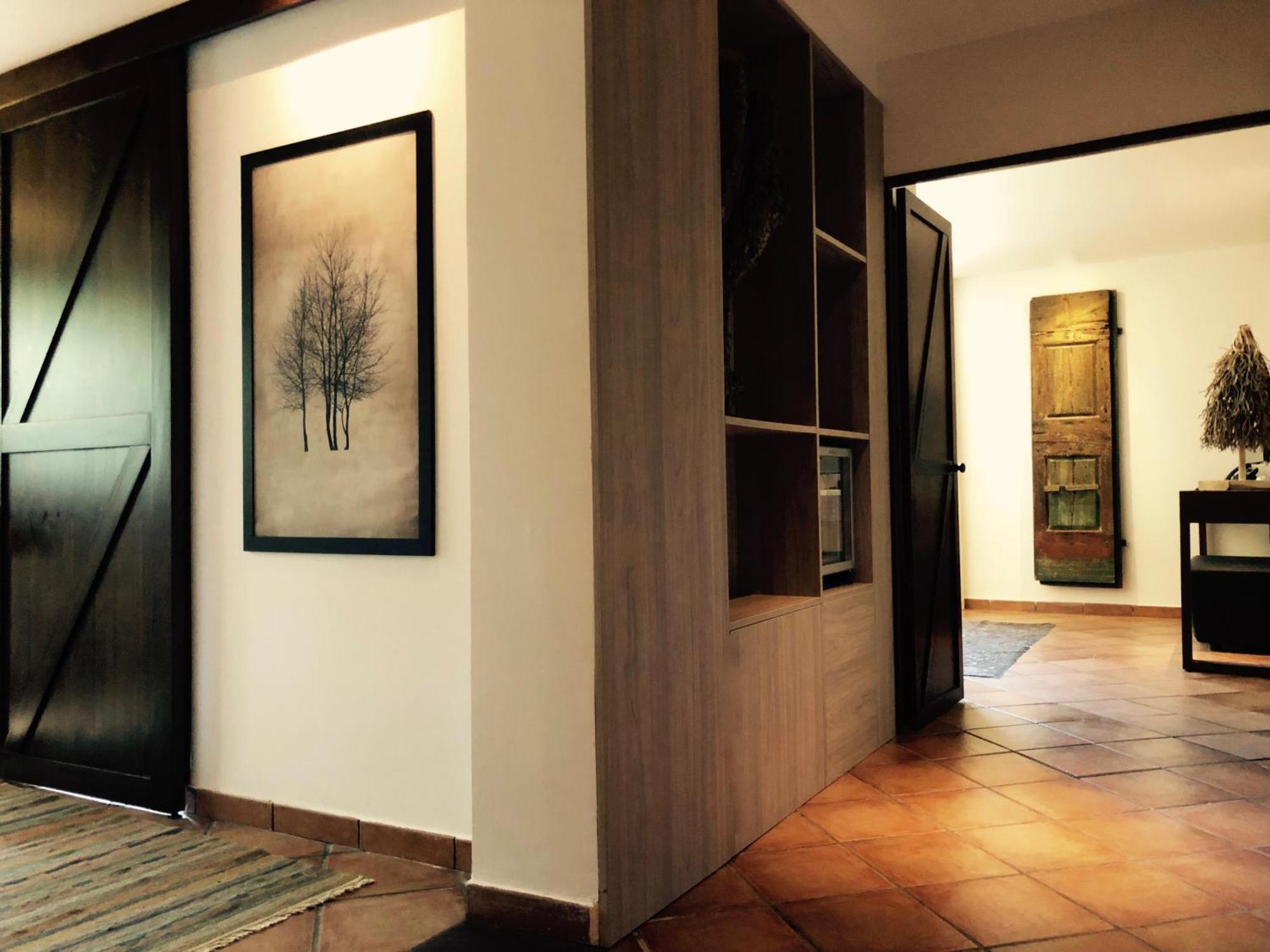 Suite,1536393394:JPEG