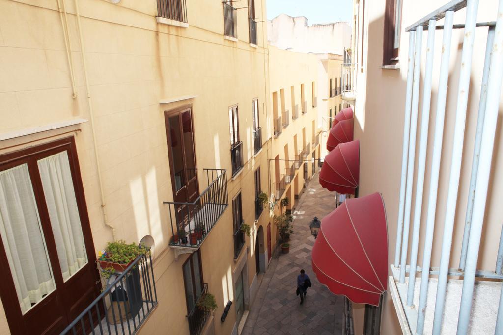 Camera Tripla con Bagno Privato Esterno e Vista Città