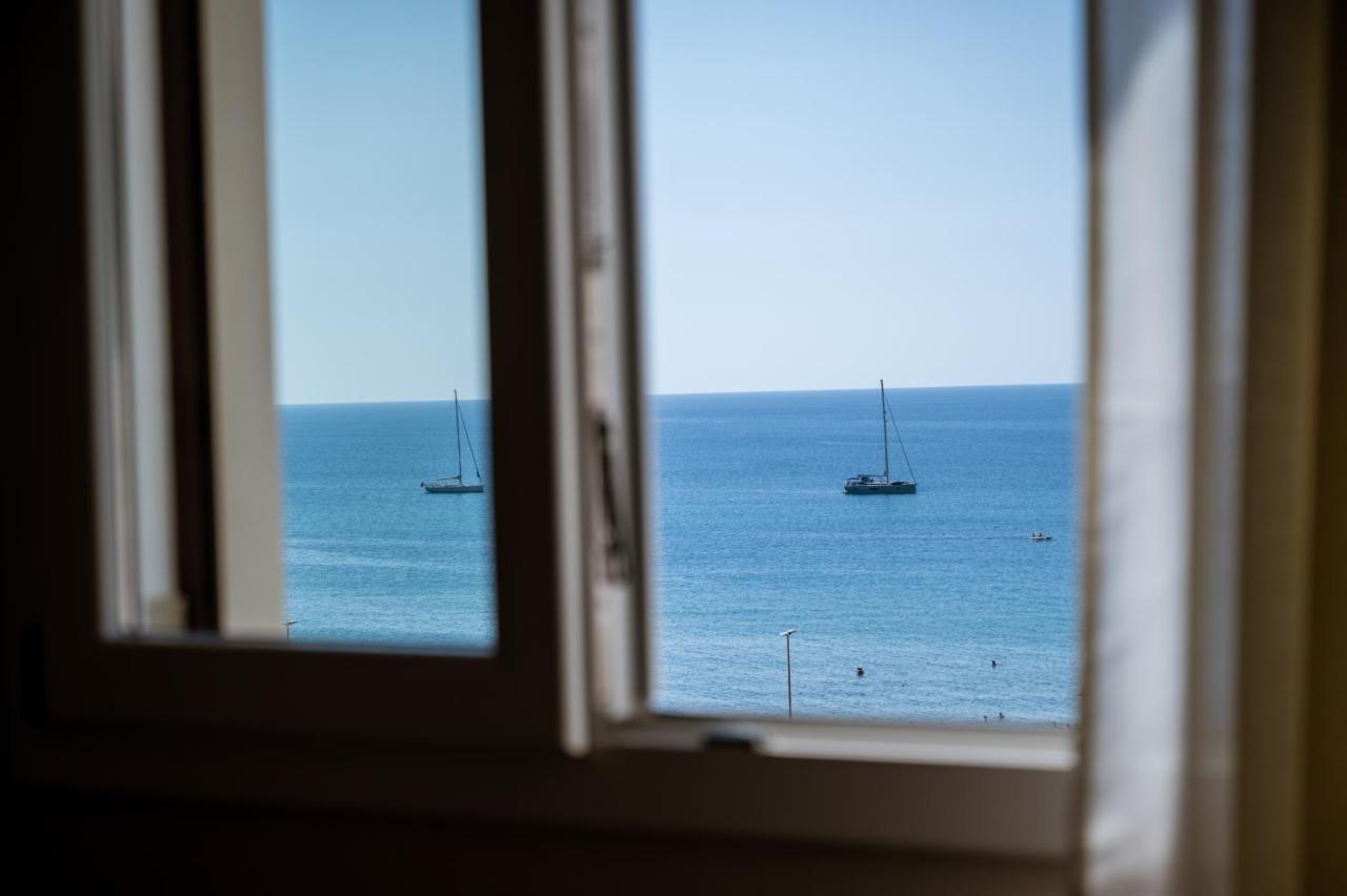 Camera Deluxe Matrimoniale con Vista Mare