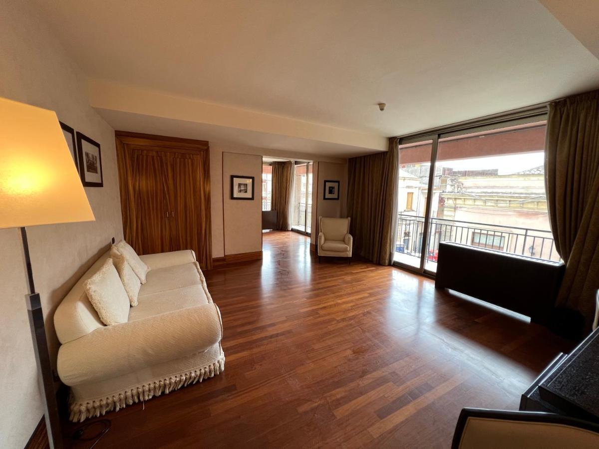 Deluxe Junior Suite,1256777890:JPEG