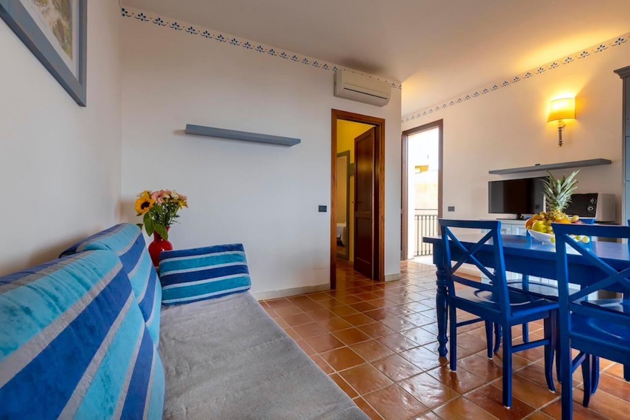 One-Bedroom Apartment Sea View