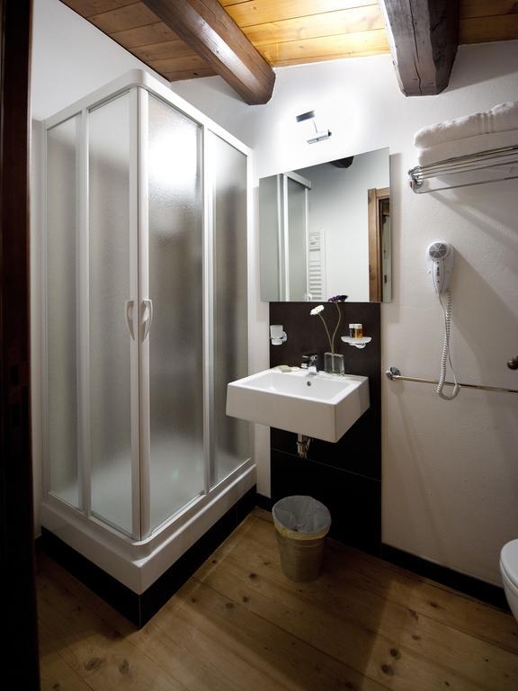 Twin Room with Private Bathroom,204070639:JPEG