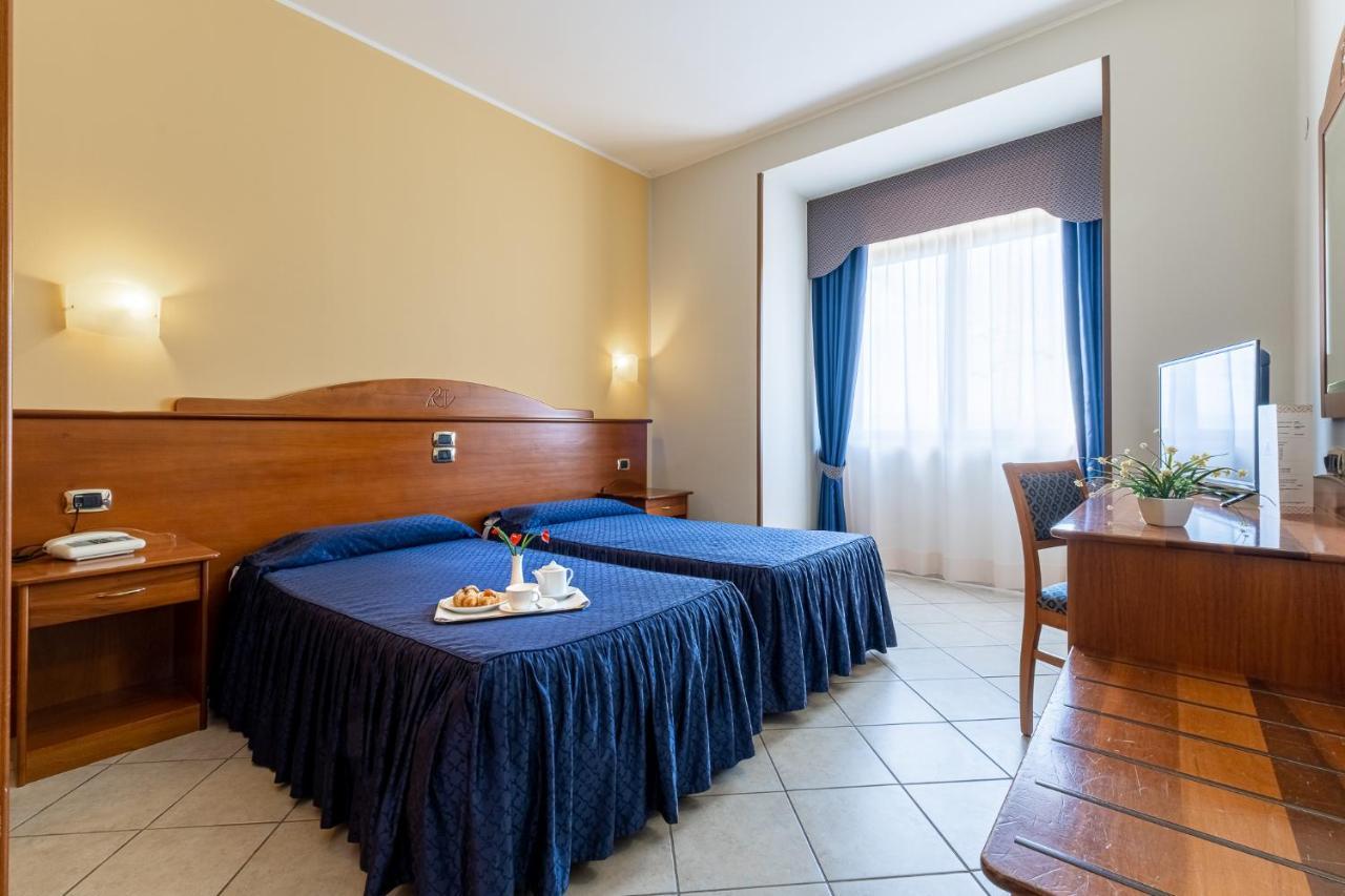 Single Room,1370872181:JPEG