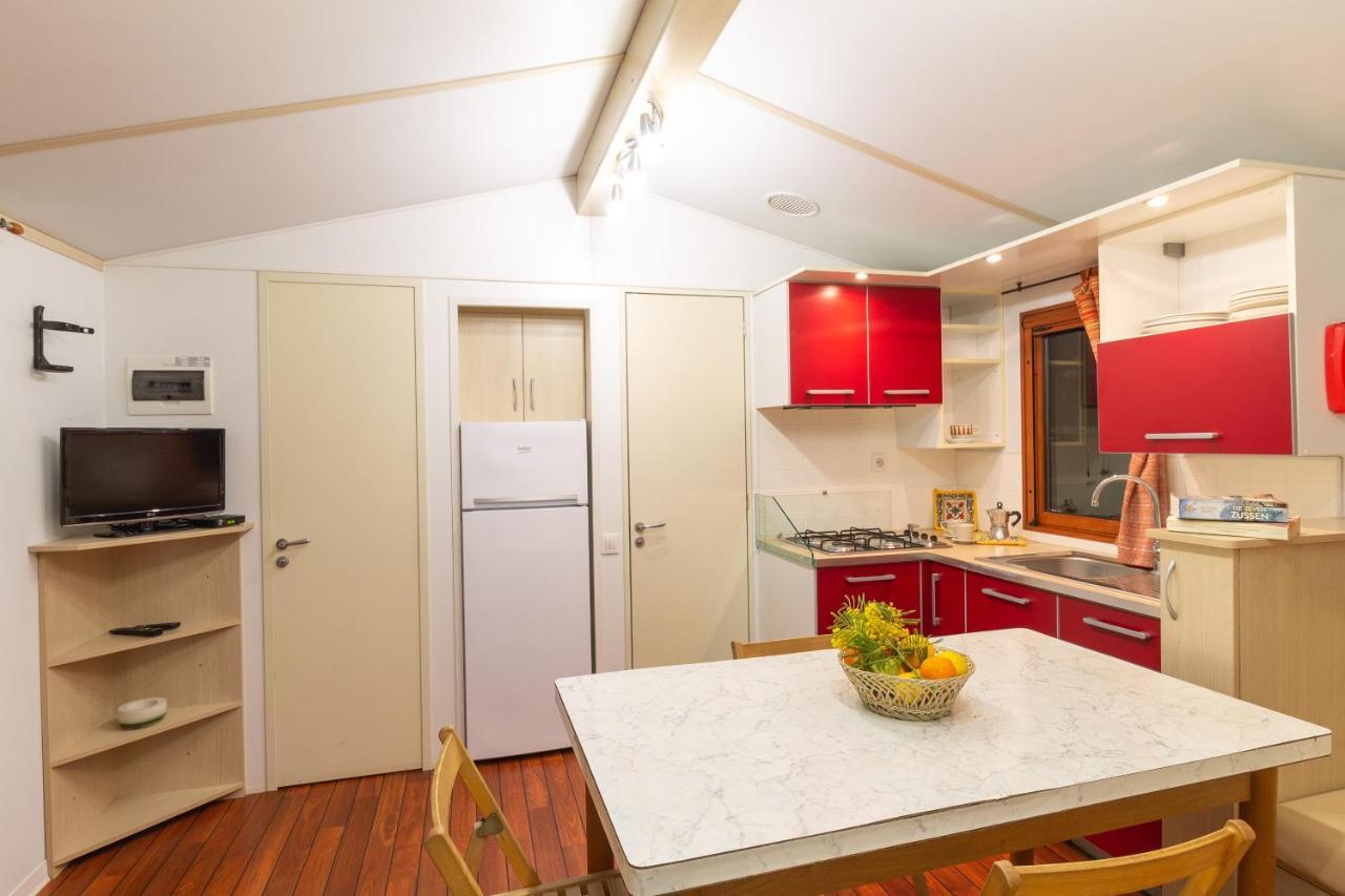 Three-Bedroom Bungalow,1387195919:JPEG