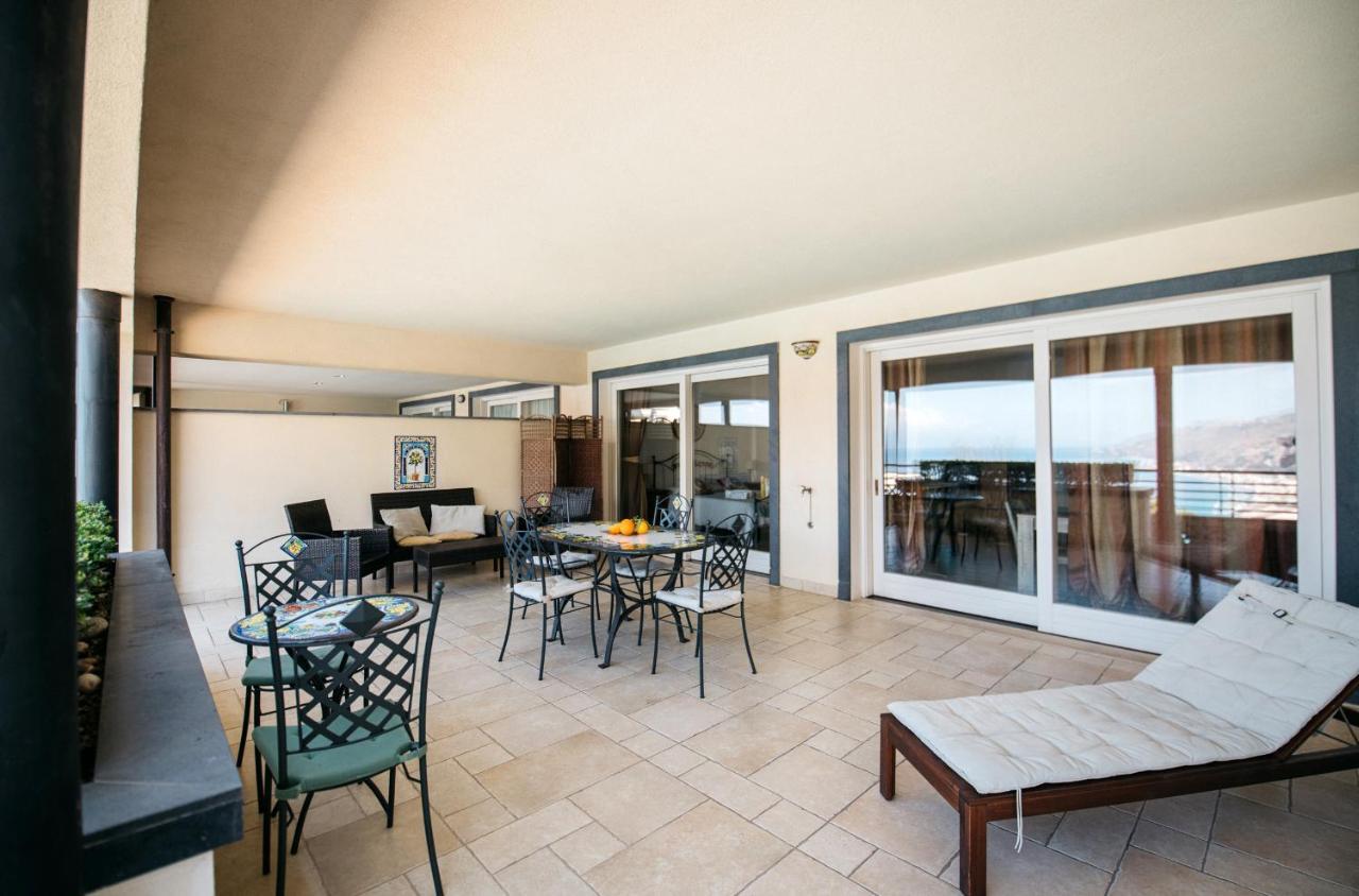 Three-Bedroom Apartment Terrace