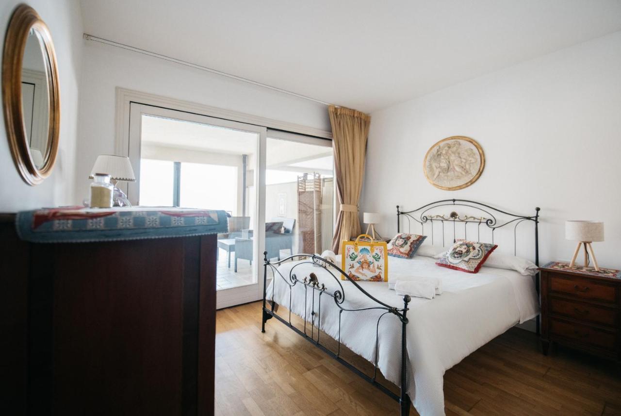 Three-Bedroom Apartment Terrace