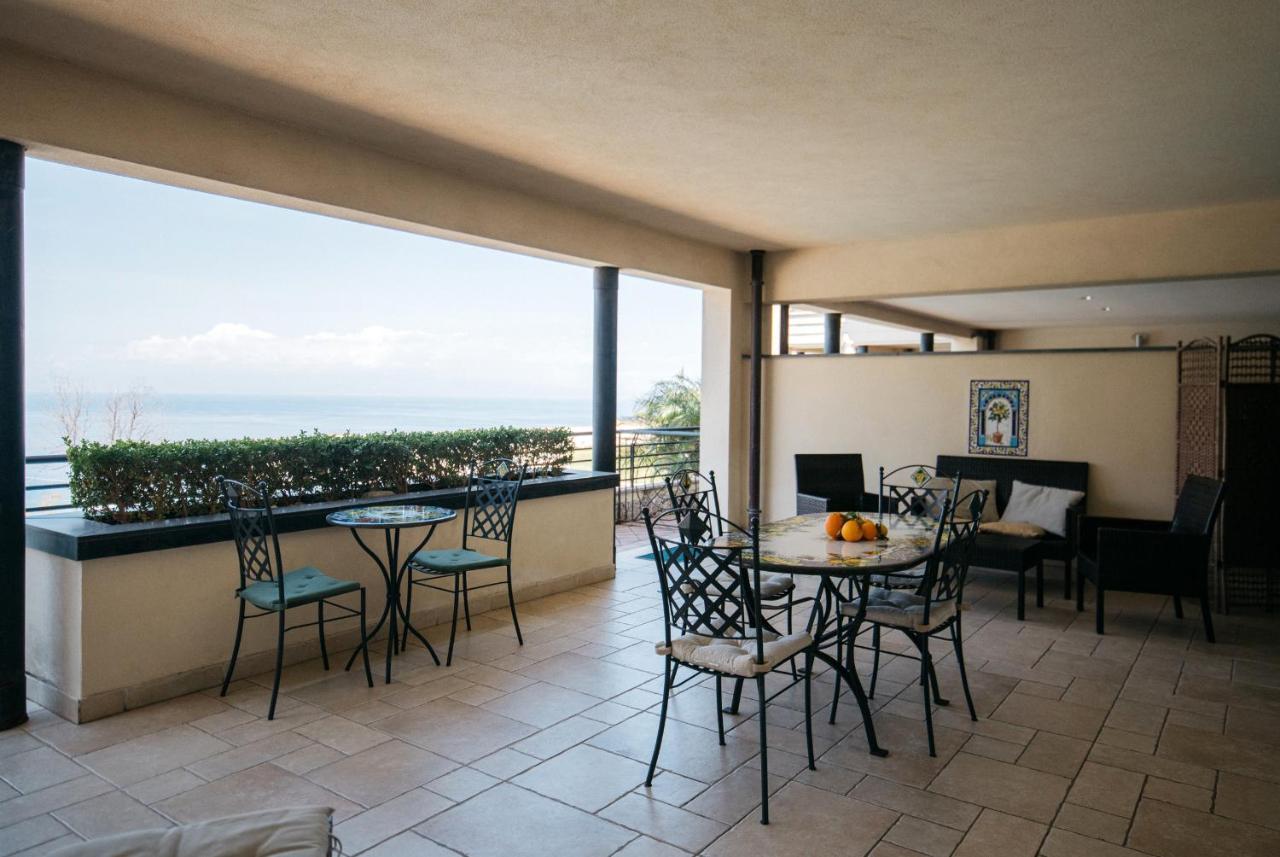 Three-Bedroom Apartment Terrace