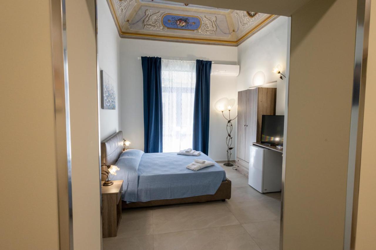 Deluxe Double Room with Extra Bed,1466498270:JPEG