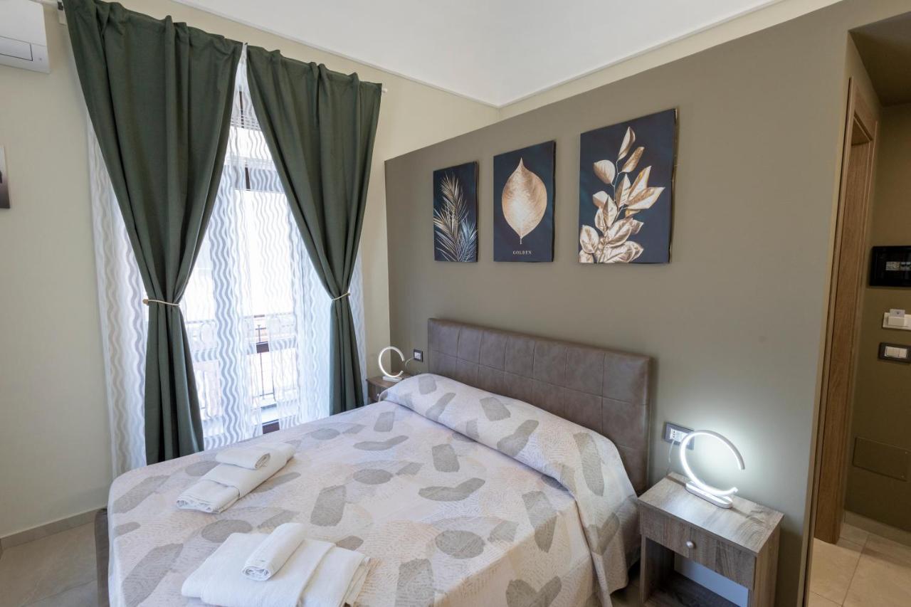 Deluxe Room (2 Adults + 1 Child),1466708453:JPEG