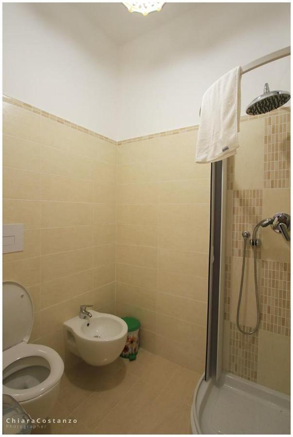 Comfort Triple Room Shower