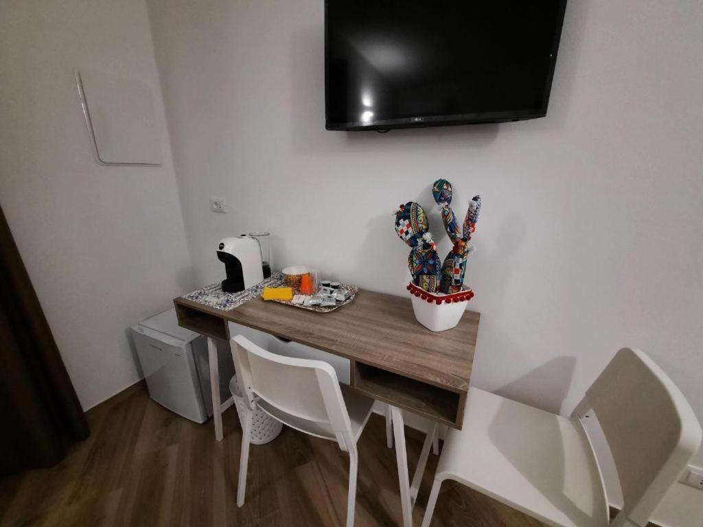 Deluxe Room (2 Adults + 1 Child),1480048727:JPEG