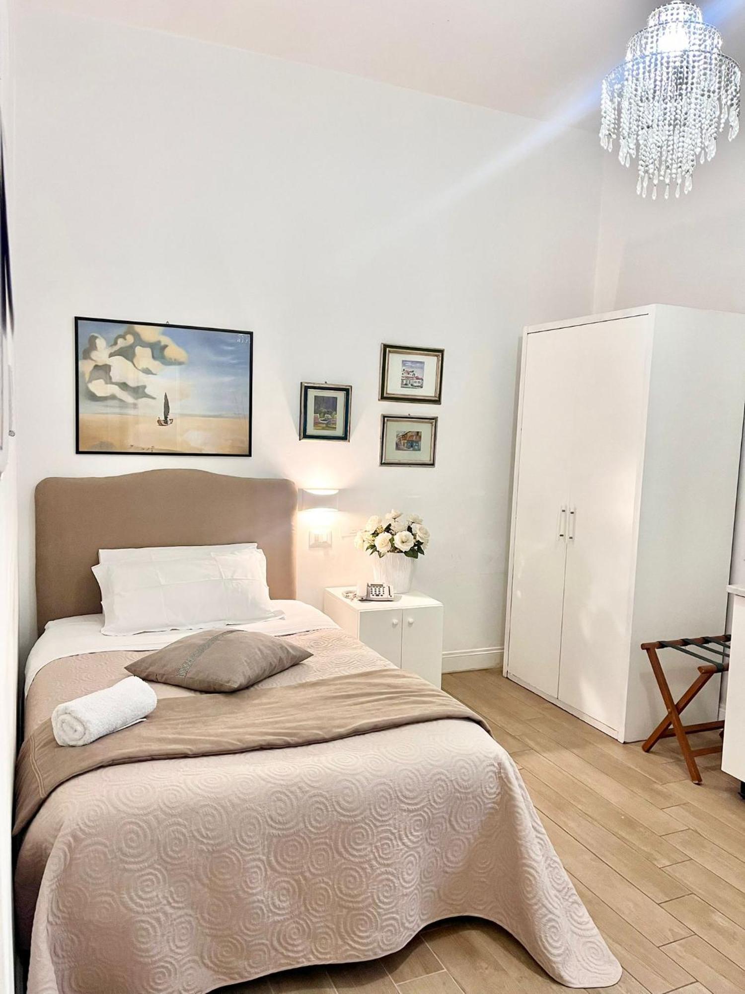 Single Room,1505175622:JPEG