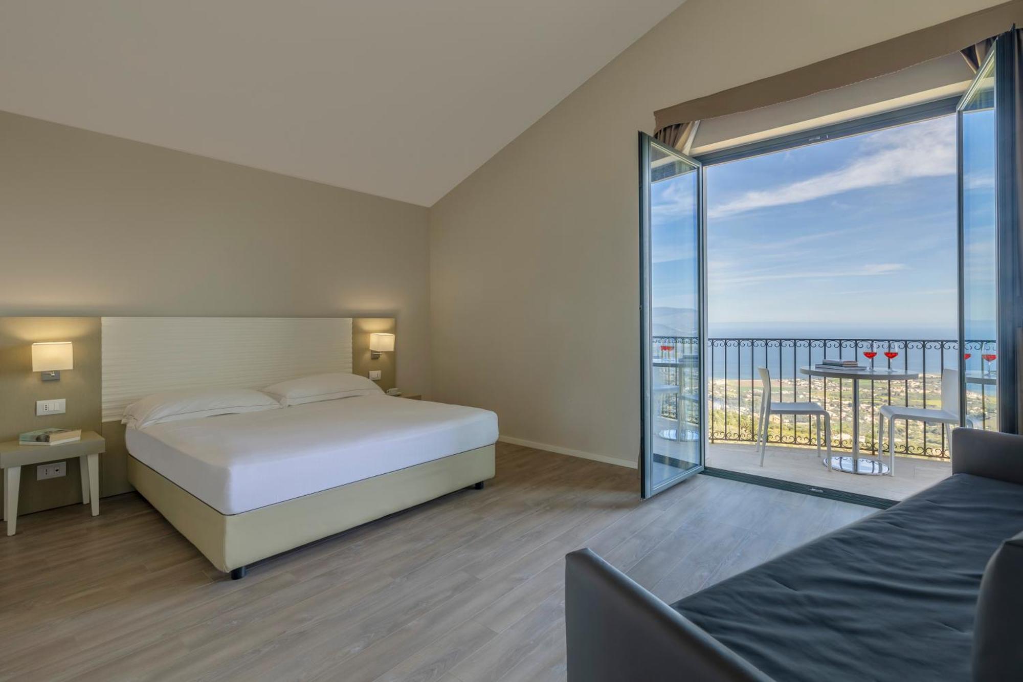 Camera Familiare con Vista Mare