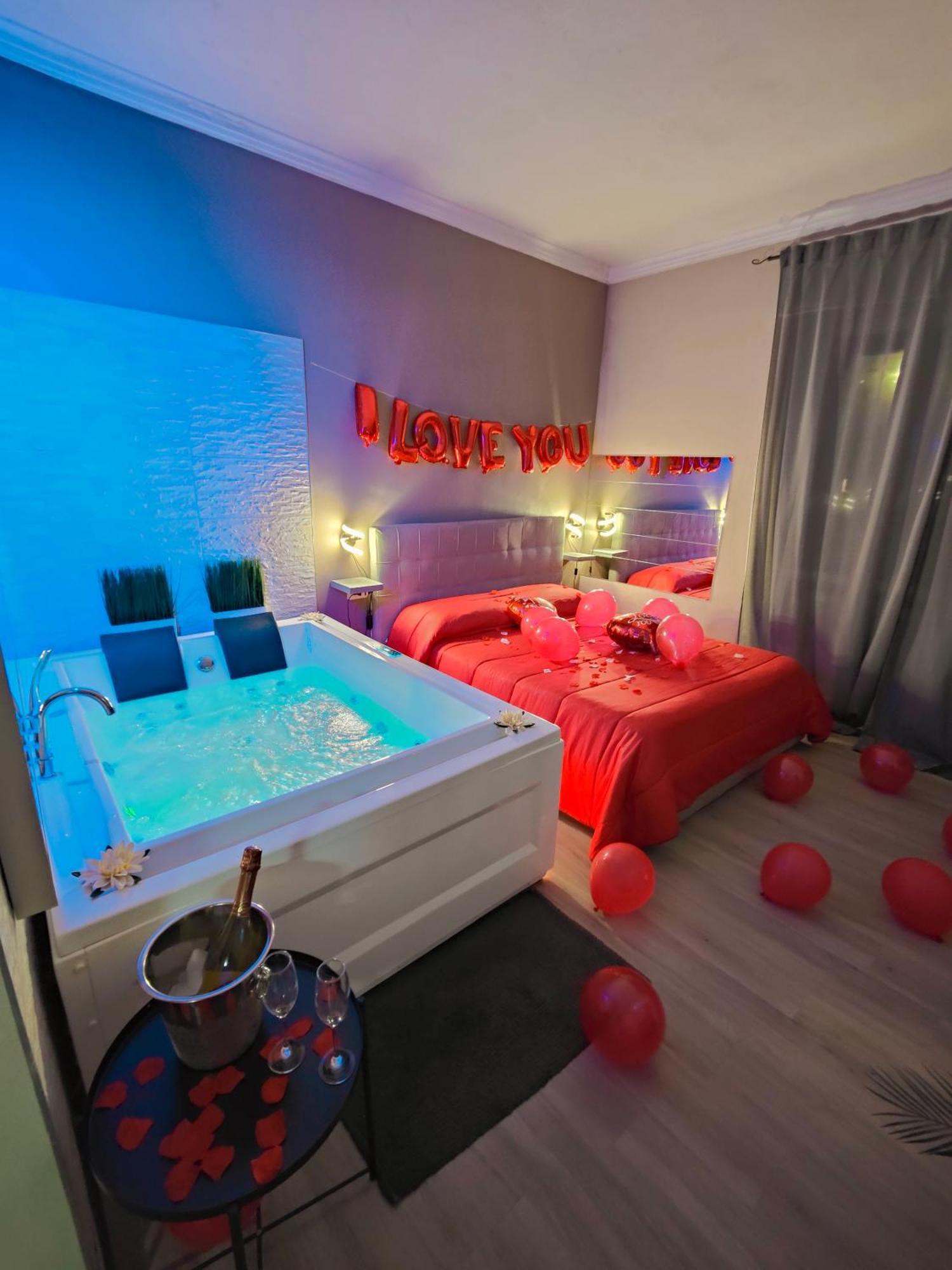 King Suite Spa Bath