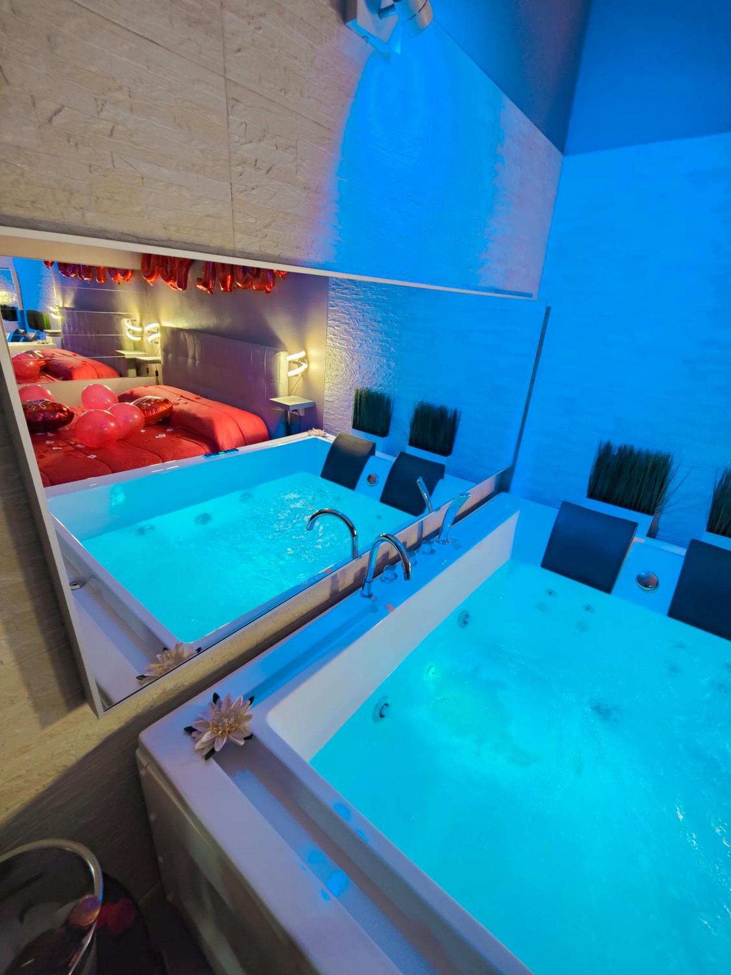 King Suite Spa Bath