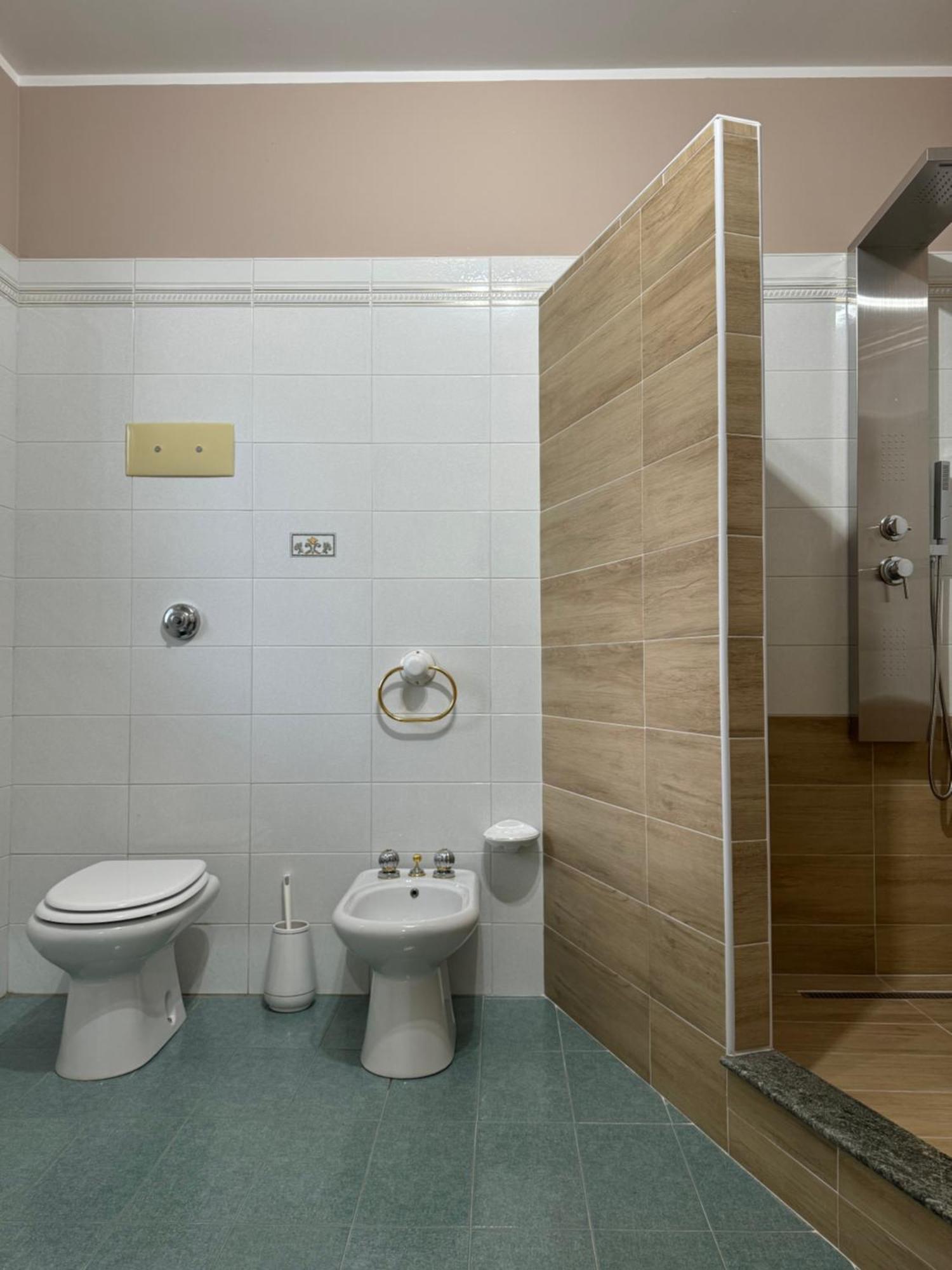 Camera Familiare con Bagno Privato