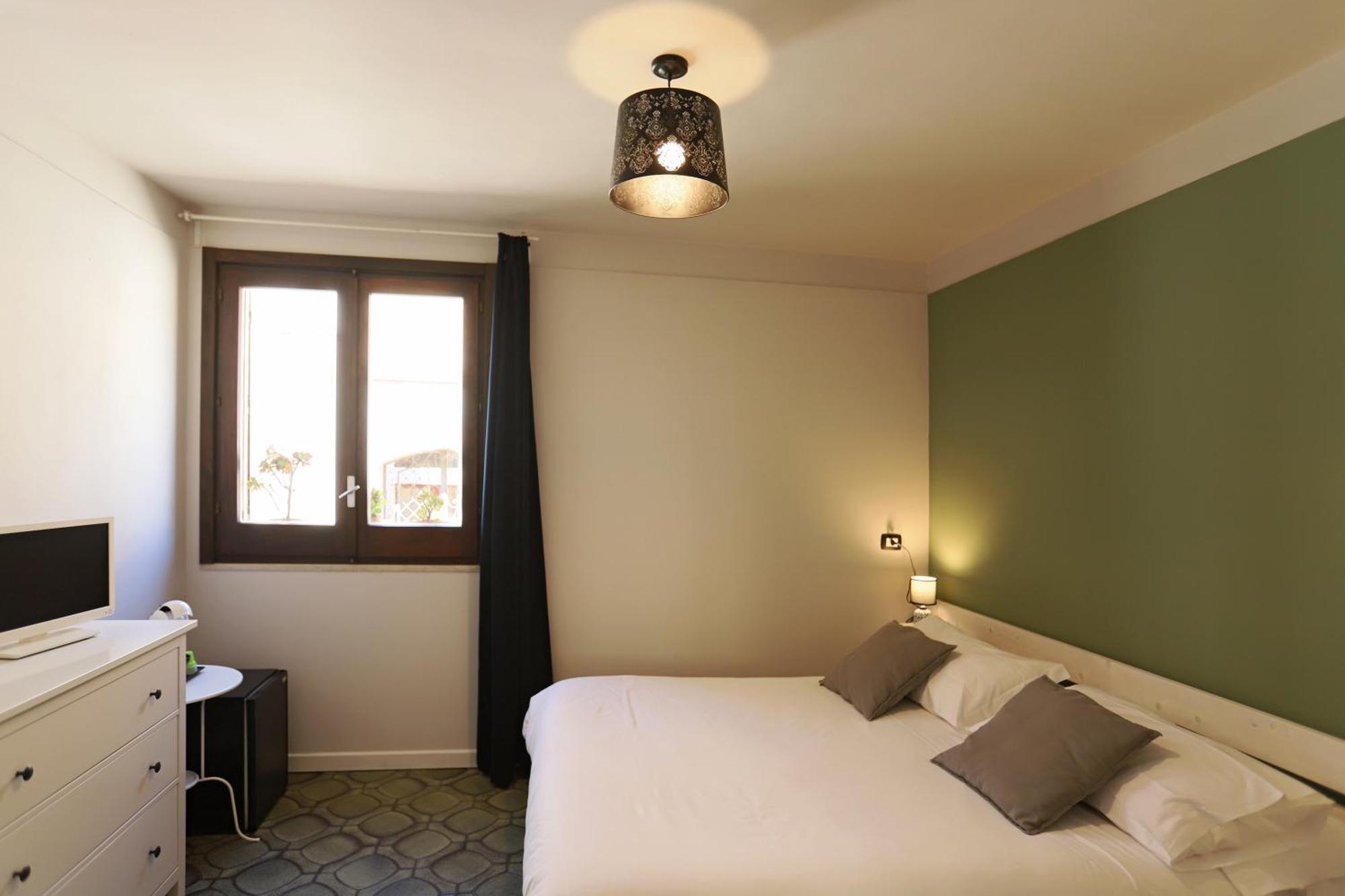 Double Room,1571359841:JPEG