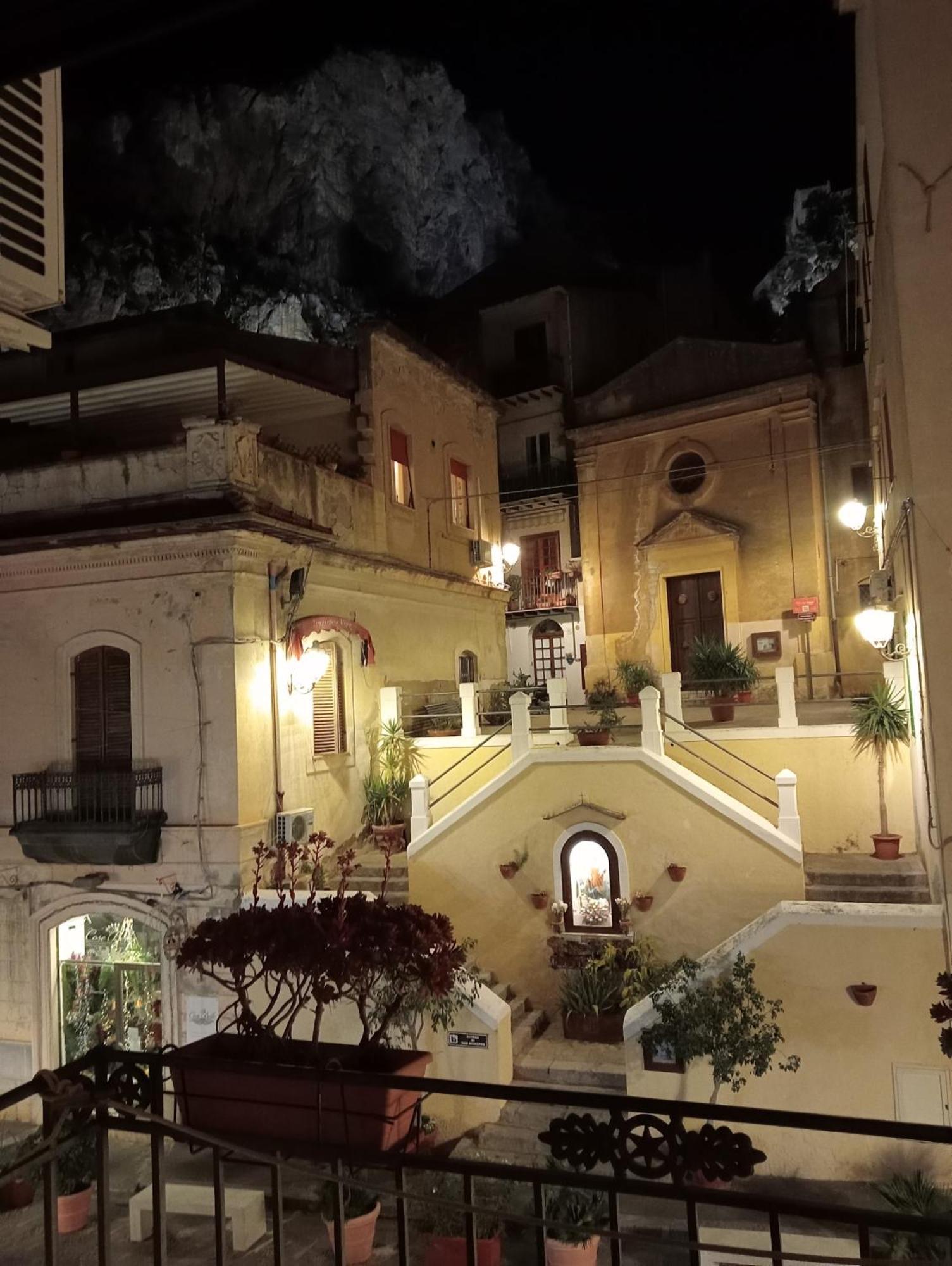 Double Room,1572870173:JPEG