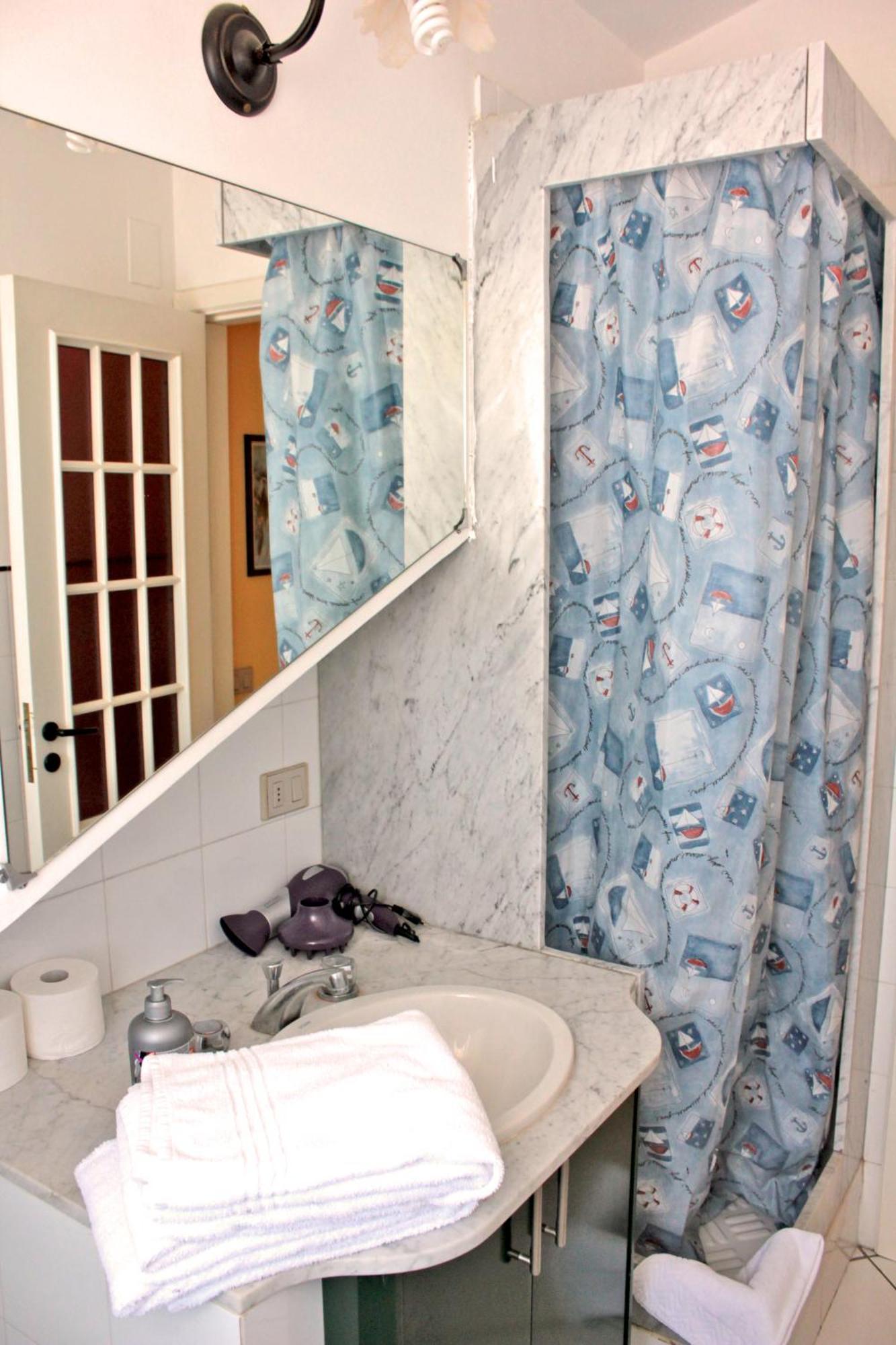Appartamento con 2 Camere da Letto e Terrazza