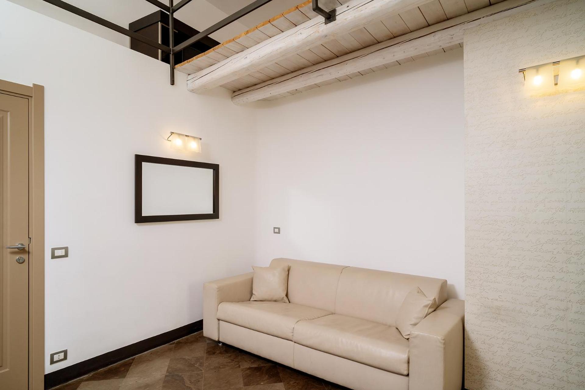 Deluxe Room,1593643831:JPEG