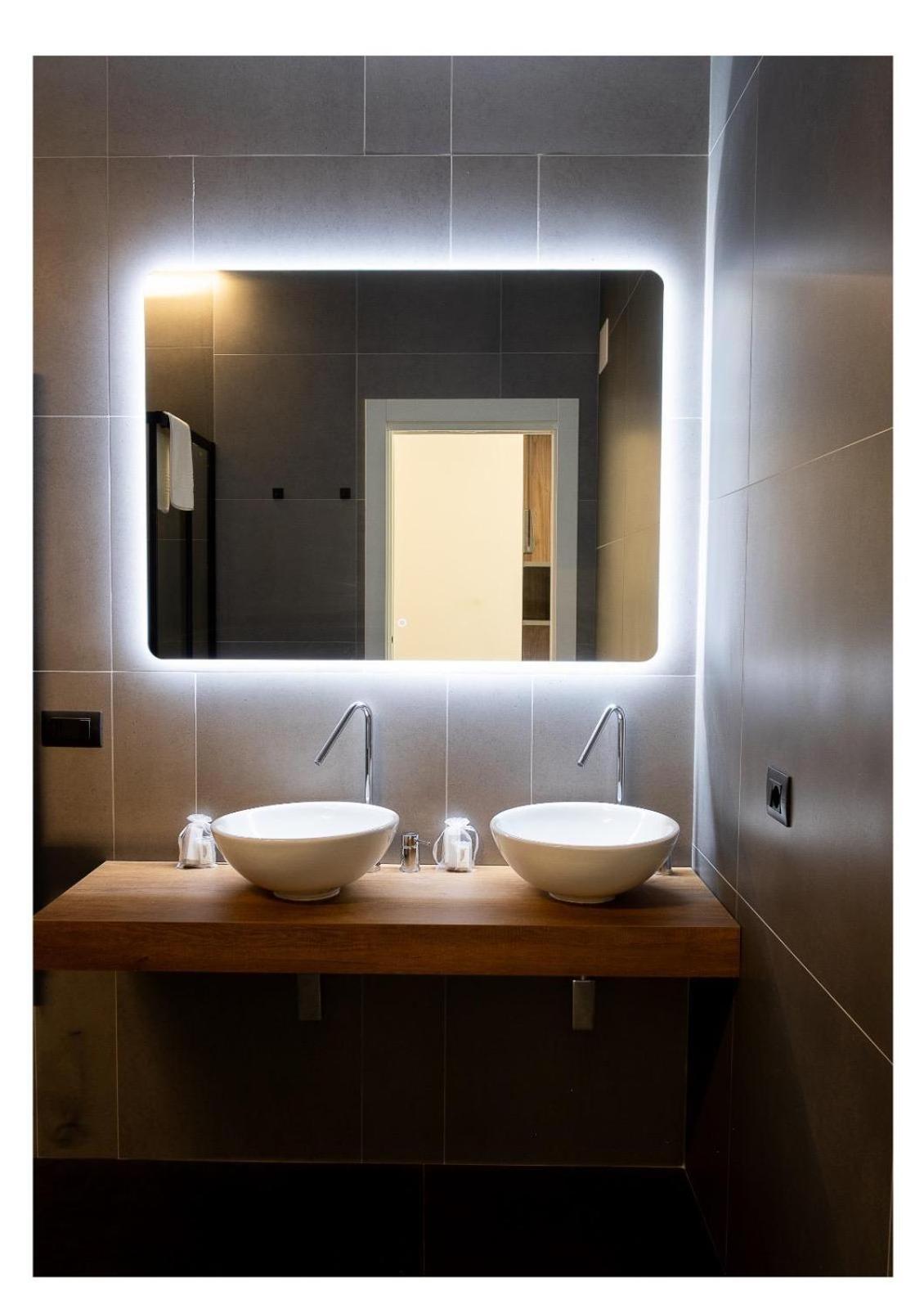 King Room with Spa Bath