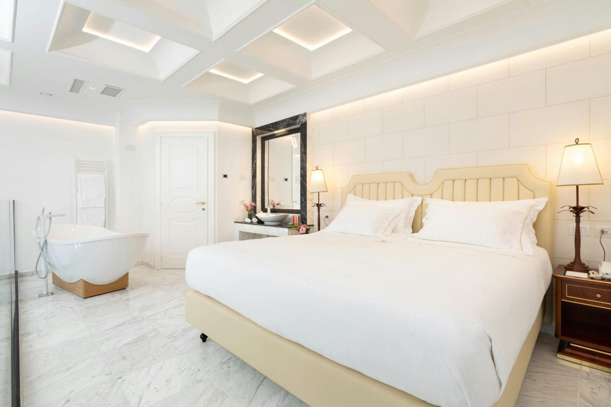 One-Bedroom Bi-Level King Suite,1643192193:JPEG