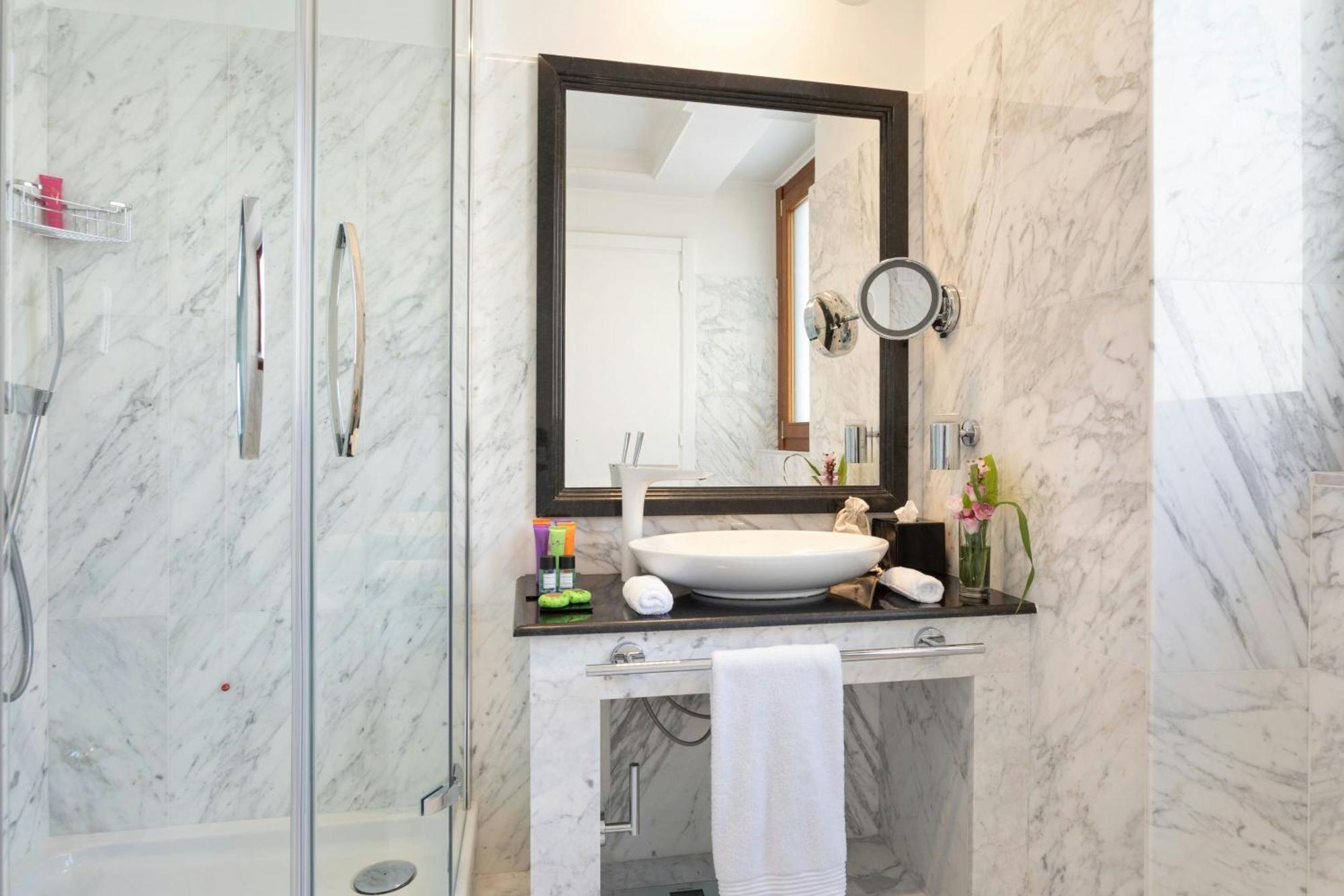 Twin Room with One Twin Bed and Sofa Bed - No View,1643192235:JPEG