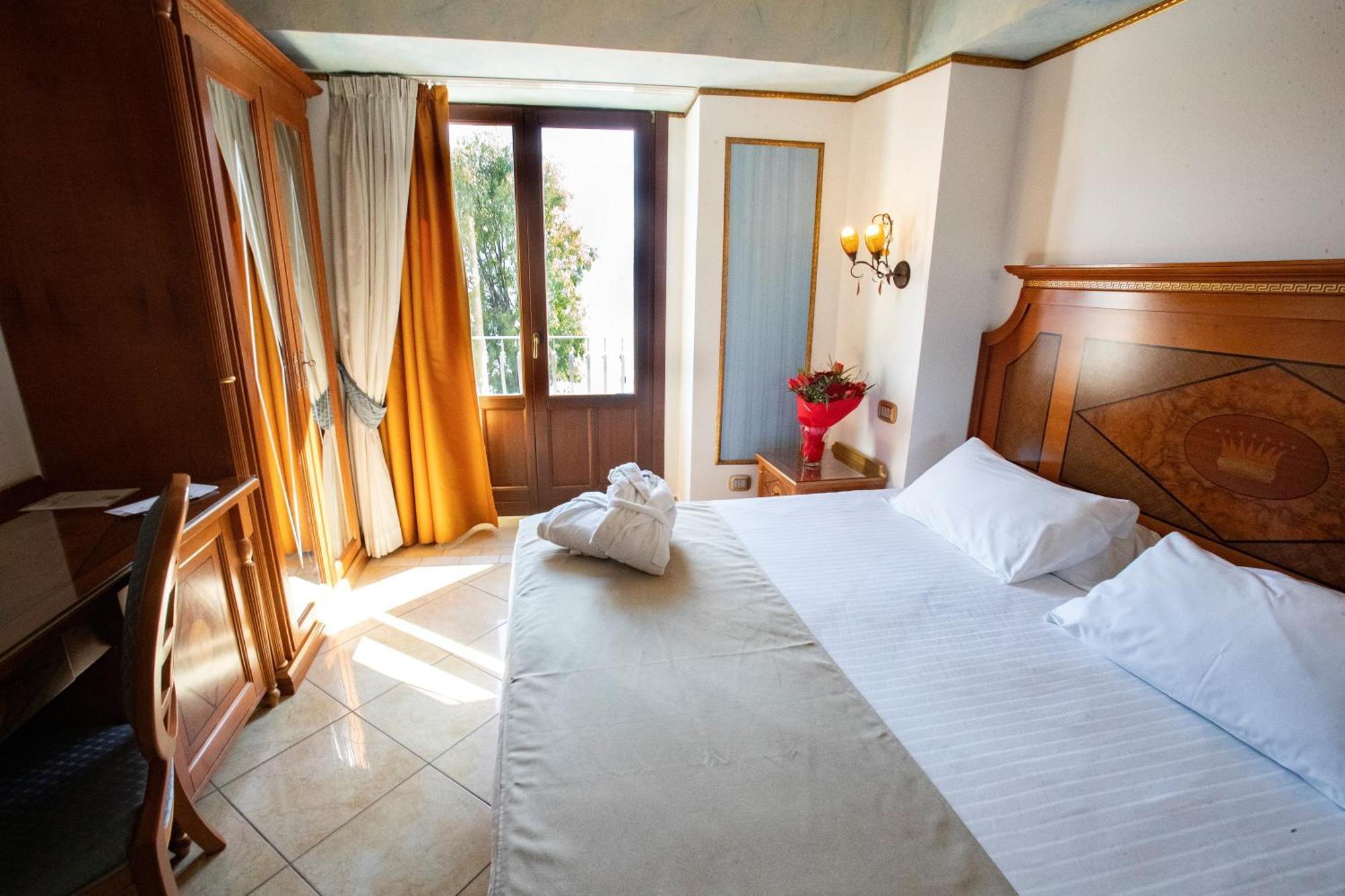 Deluxe Double Room with Balcony and Sea View,1646890435:JPEG