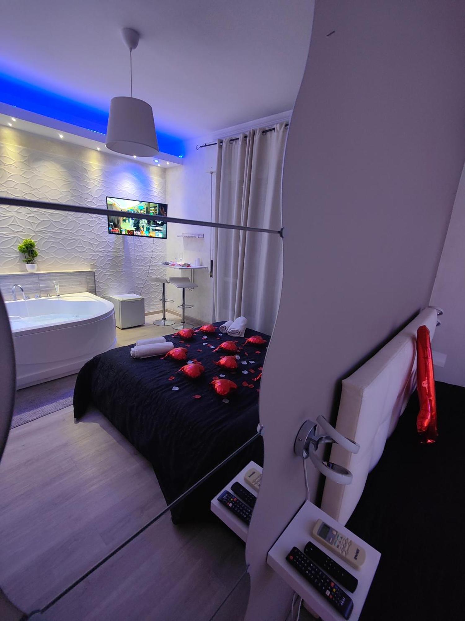 Deluxe Suite Spa Bath