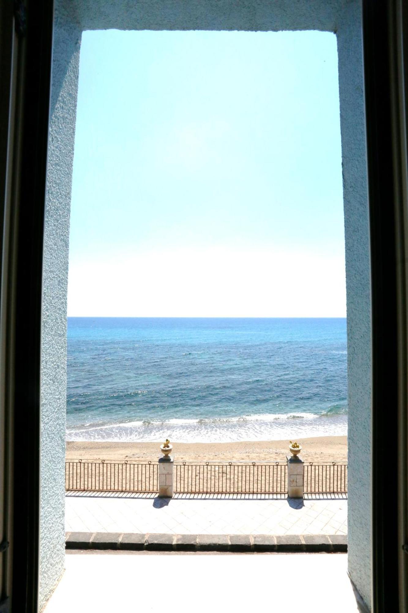 Camera Tripla con Vista Mare