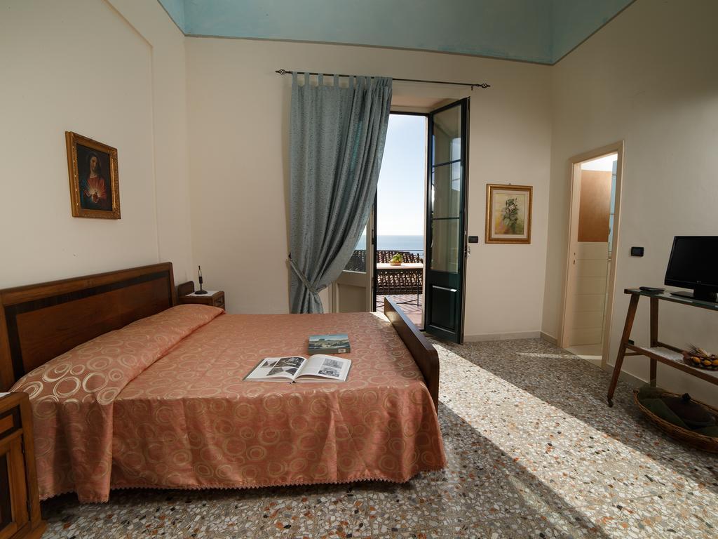 Suite con terraza y vistas al mar