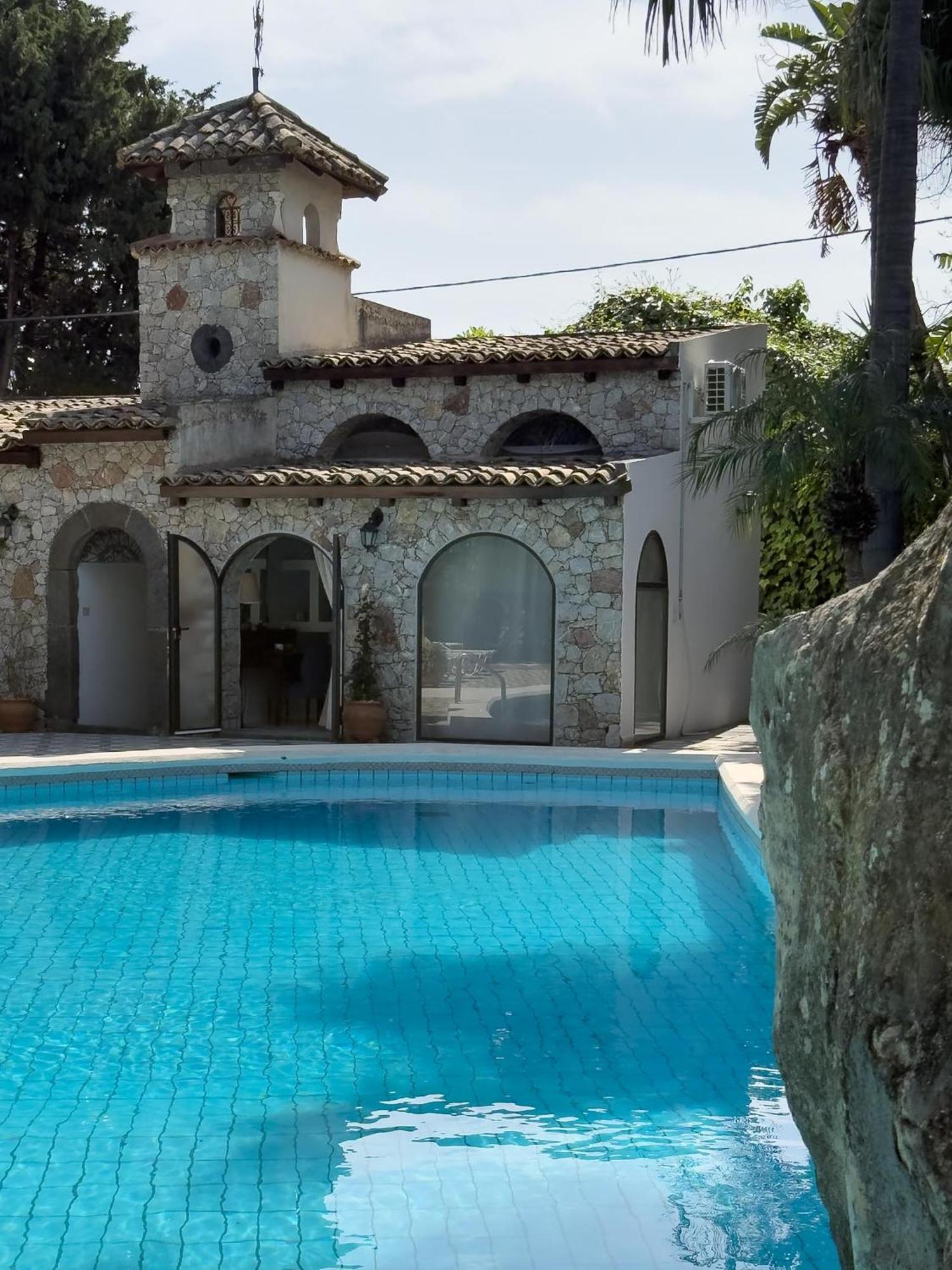 Chambre Double - Vue sur Piscine