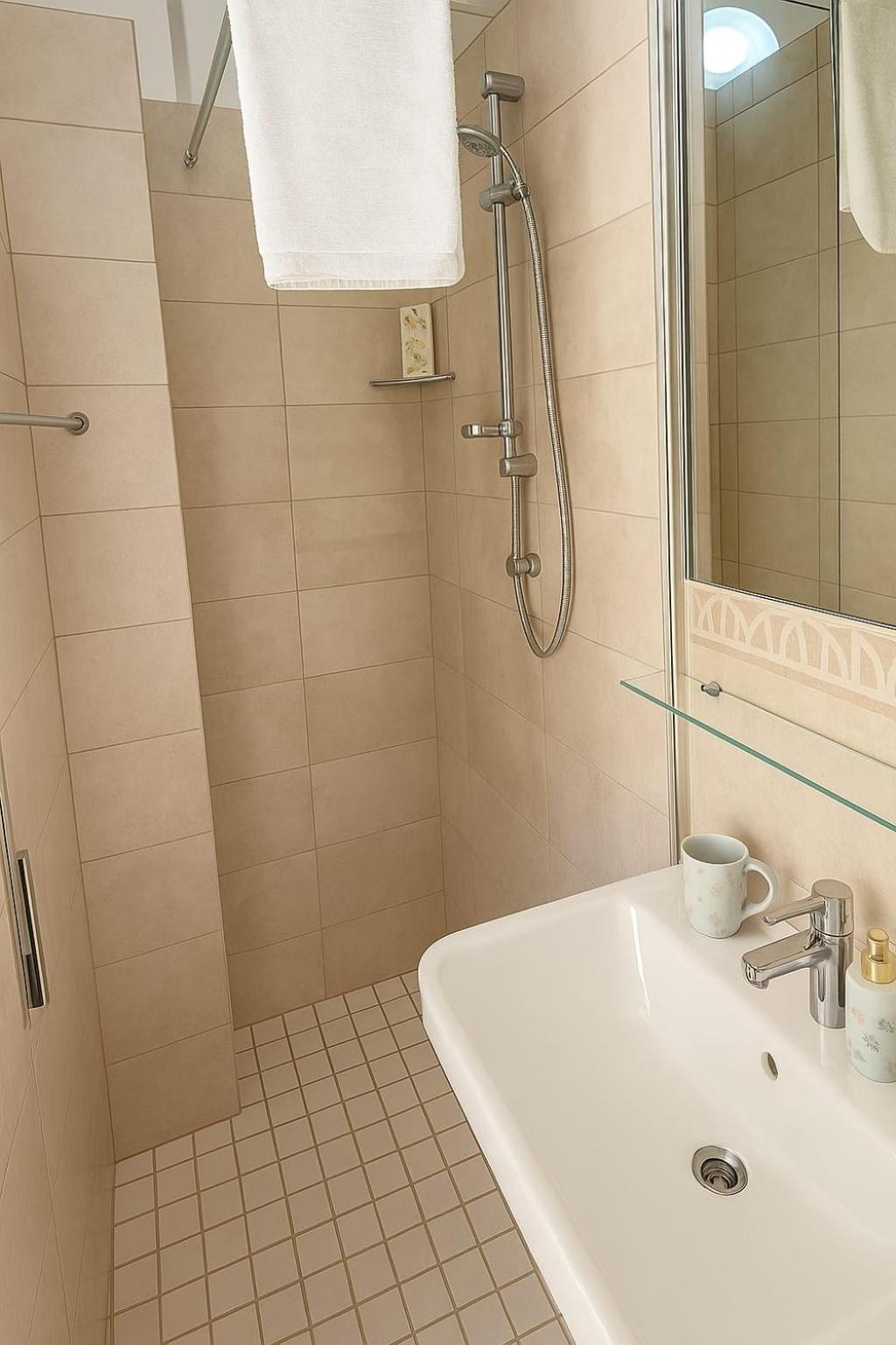 Double or Twin Room Private Bathroom,1672635075:JPEG