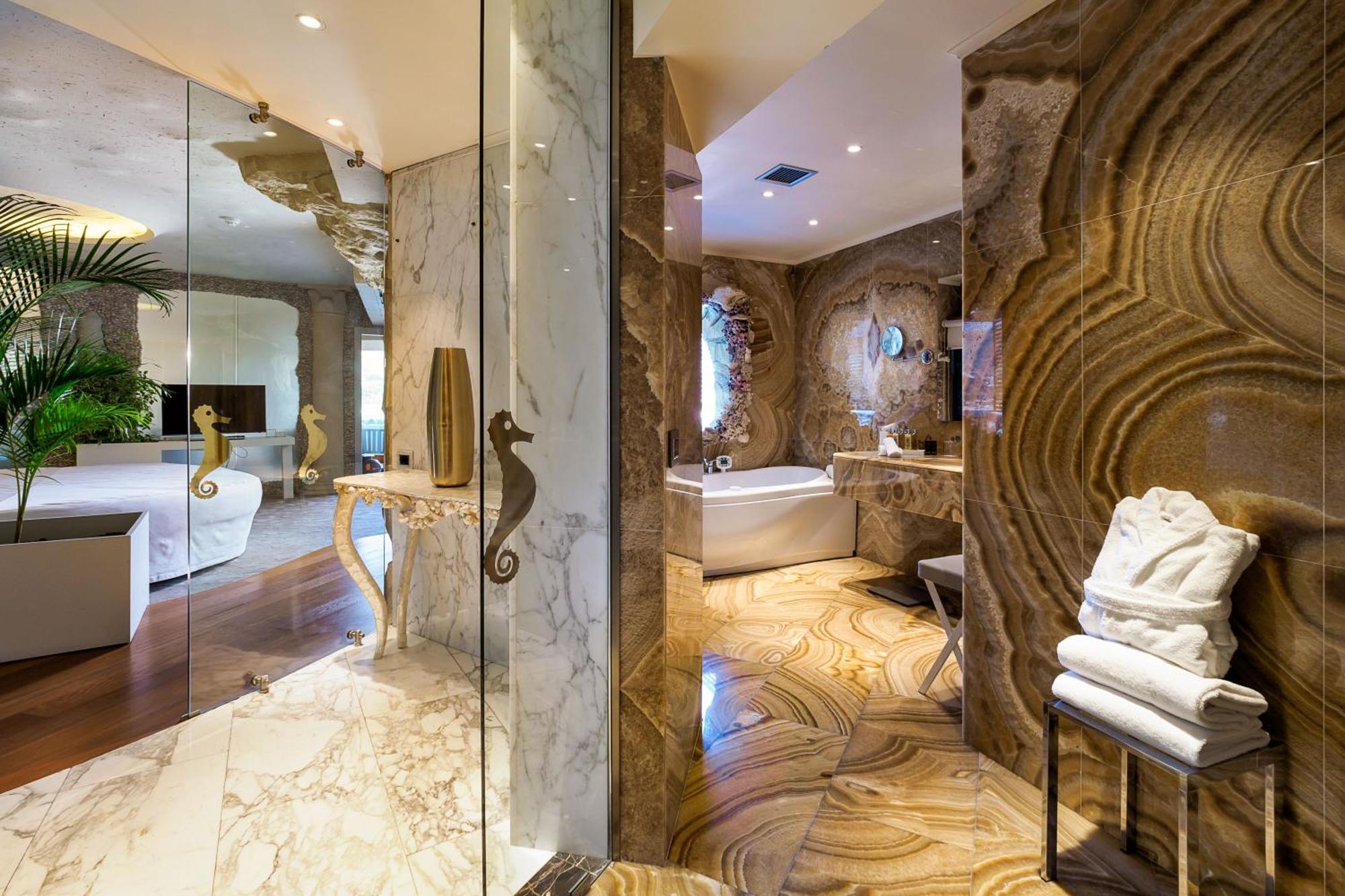 Suite with Private Pool