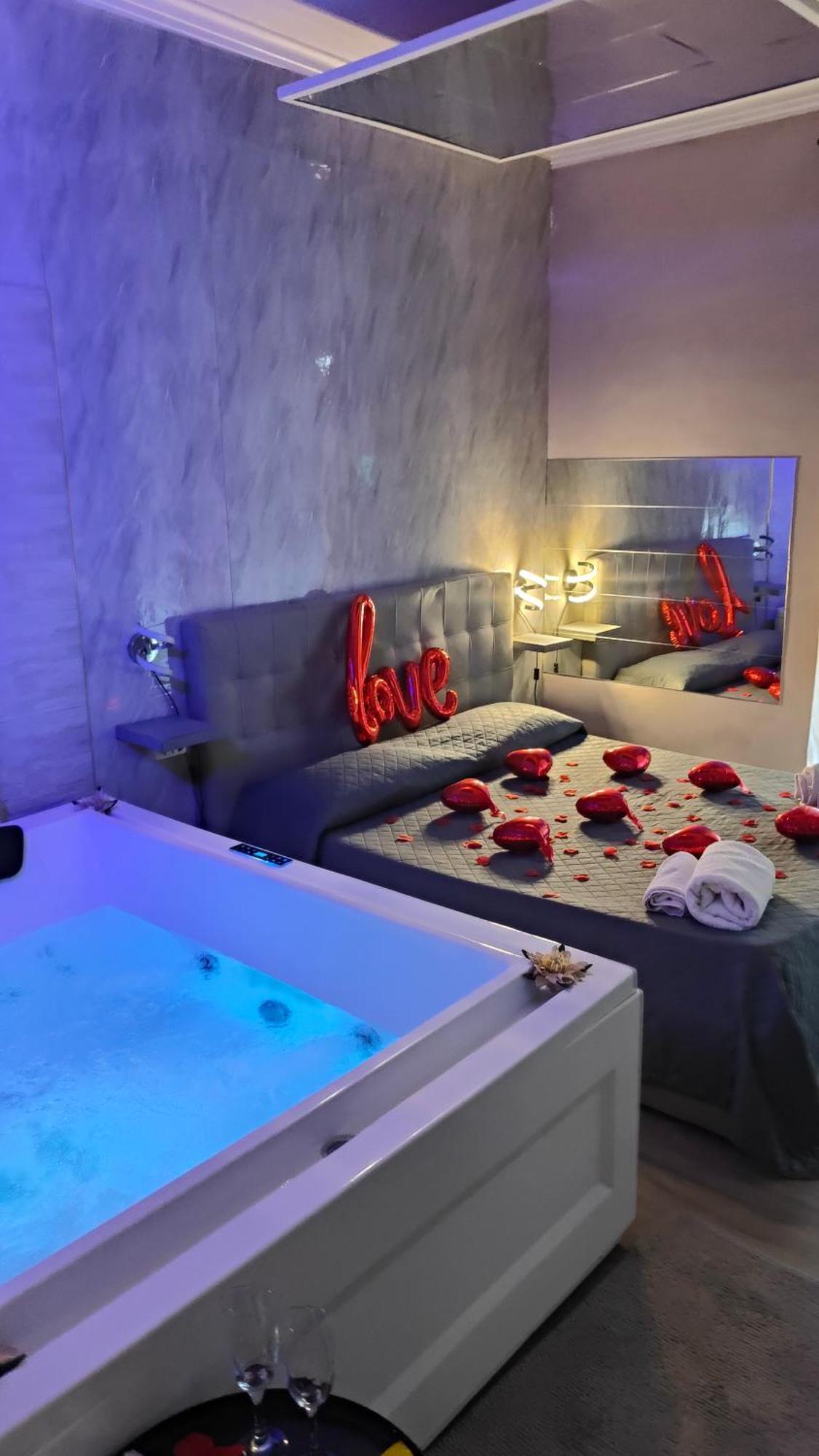 King Suite Spa Bath