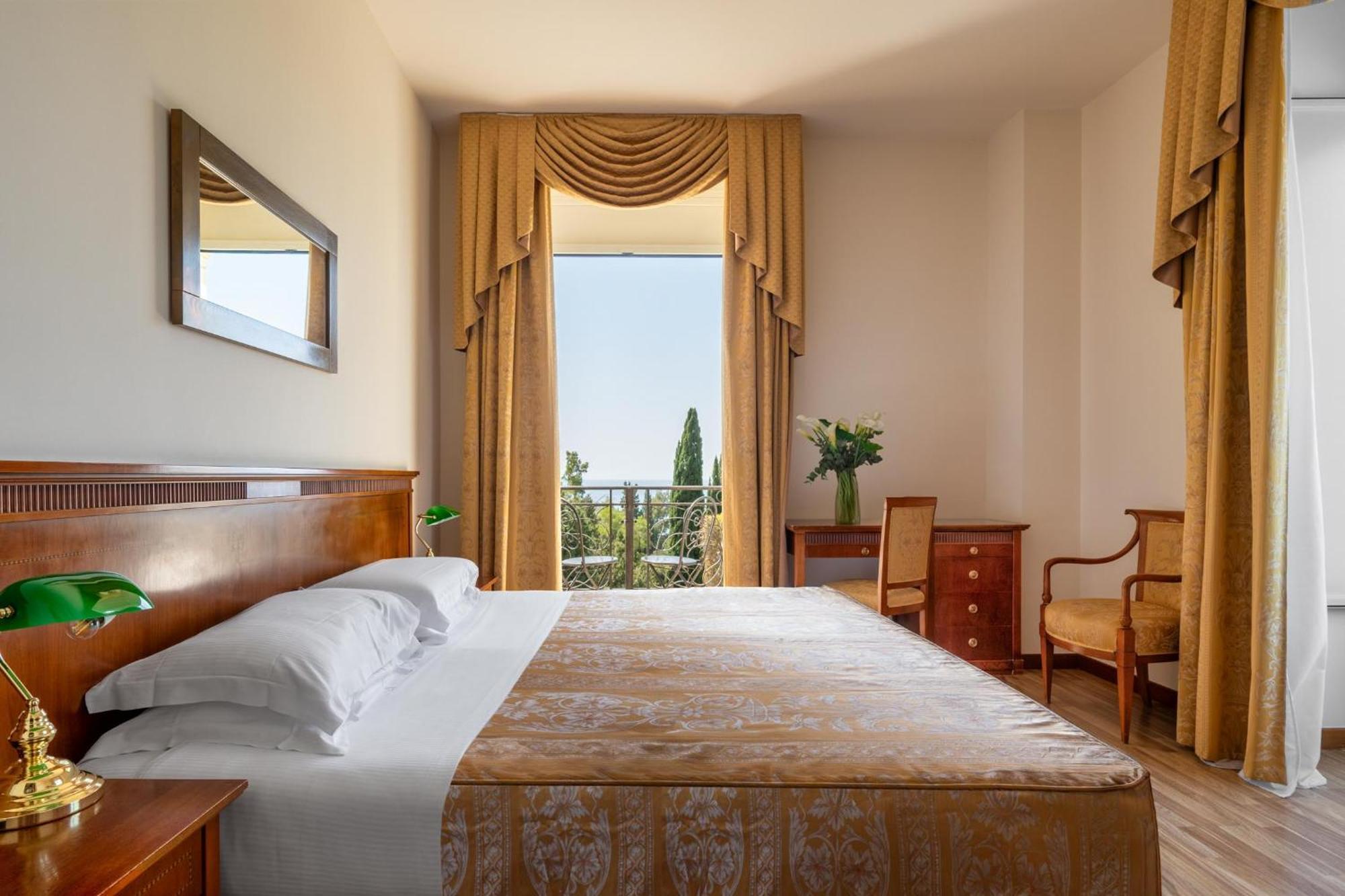 Double or Twin Room with Sea View,1703556033:JPEG